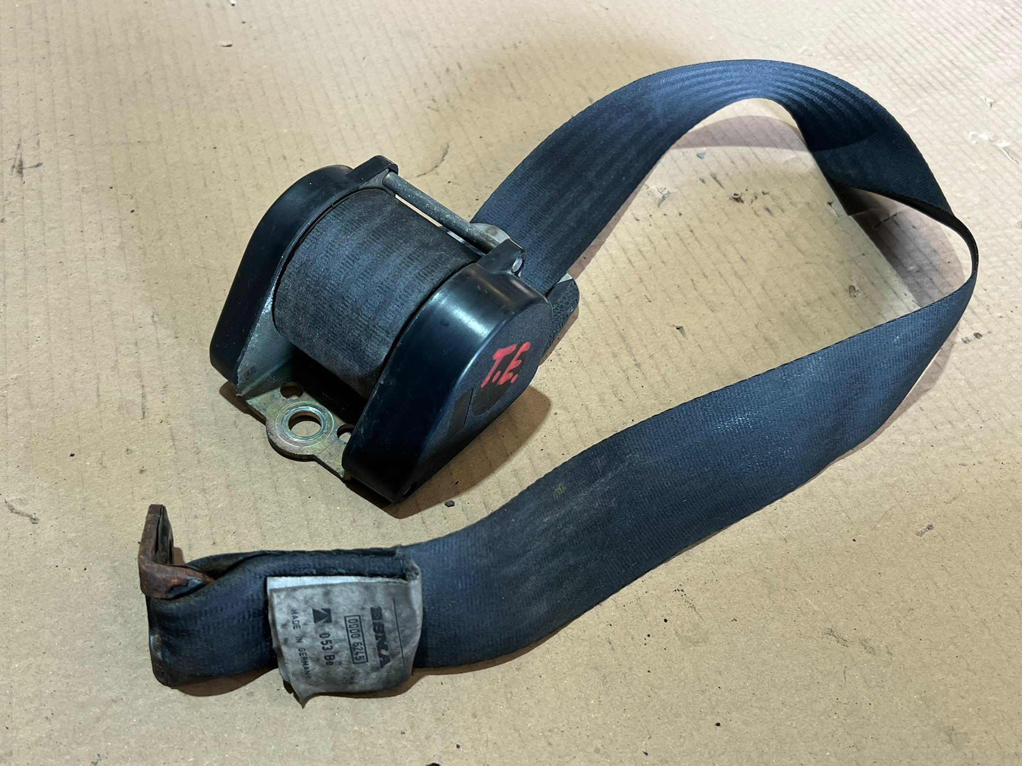 Cinto Trás Esq MERCEDES-BENZ W 123 | 76 - 85 Imagem-2