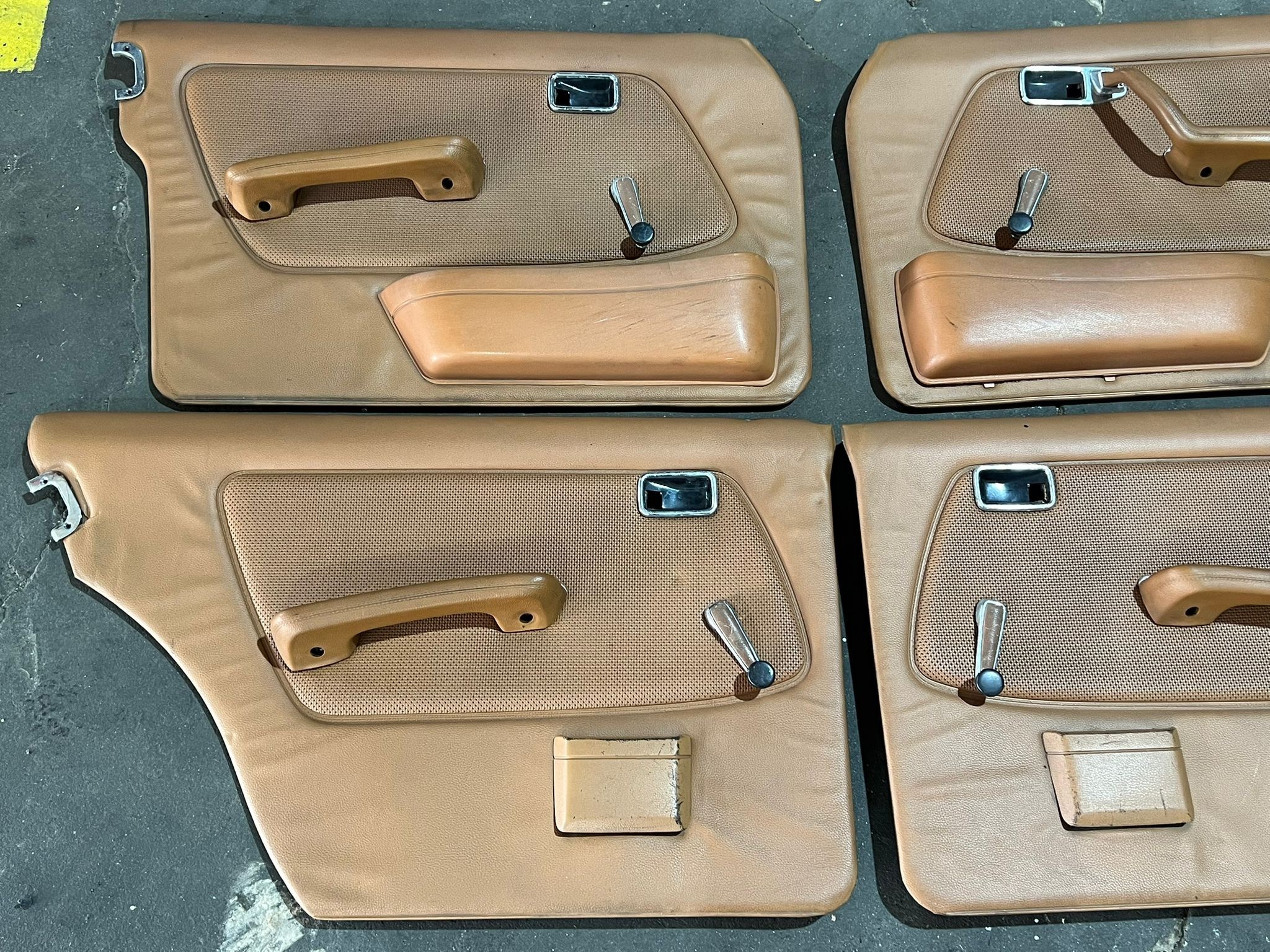 Quartelas / Forras das Portas MERCEDES-BENZ W 123 | 76 - 85 Imagem-3