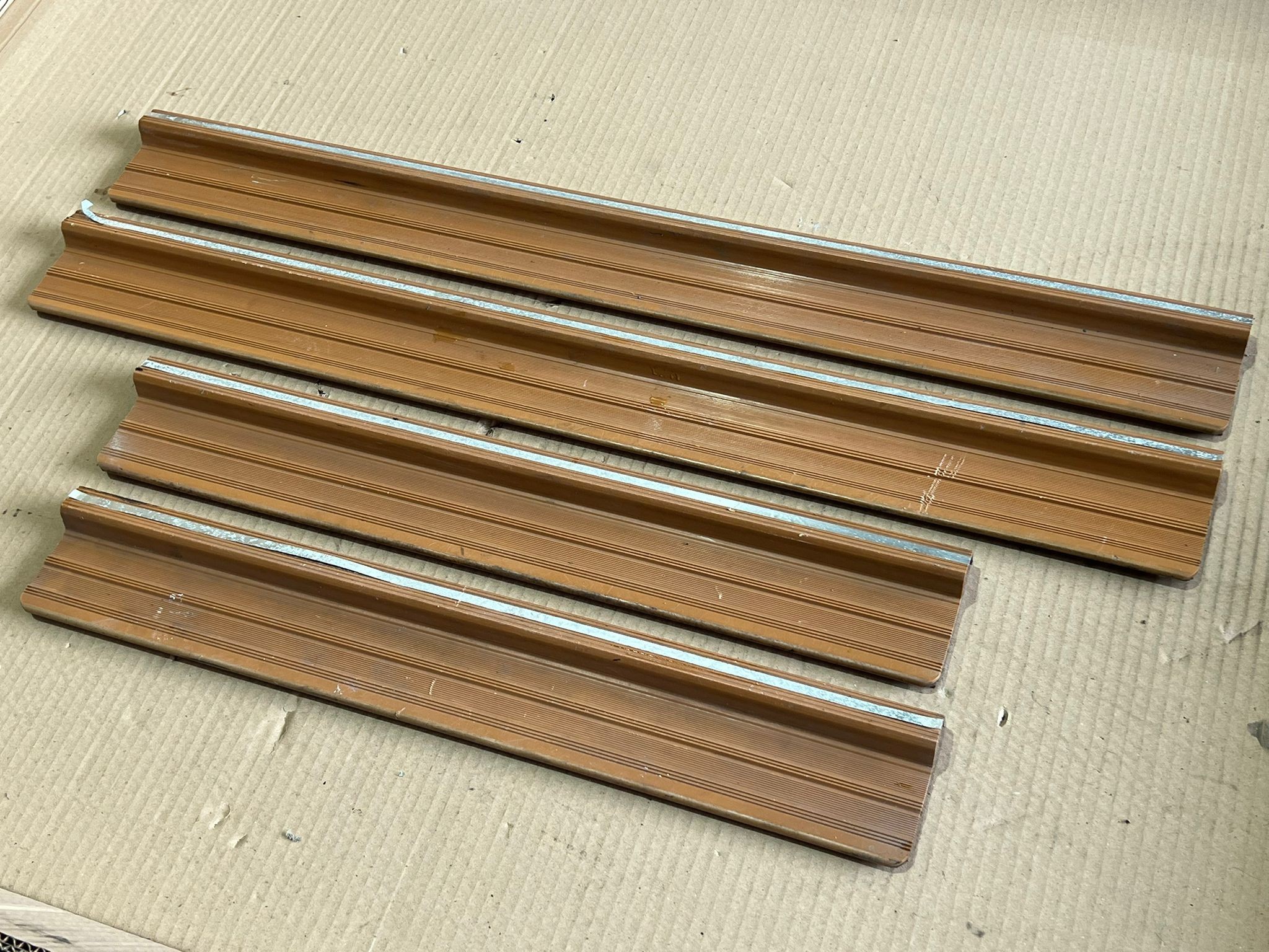 Soleiras das Portas MERCEDES-BENZ W 123 | 76 - 85 Imagem-2