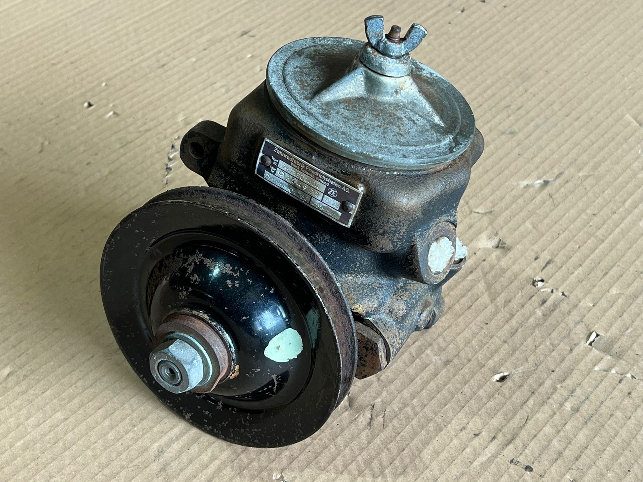 Bomba Direcção Assistida MERCEDES-BENZ W 123 | 76 - 85 Imagem-1