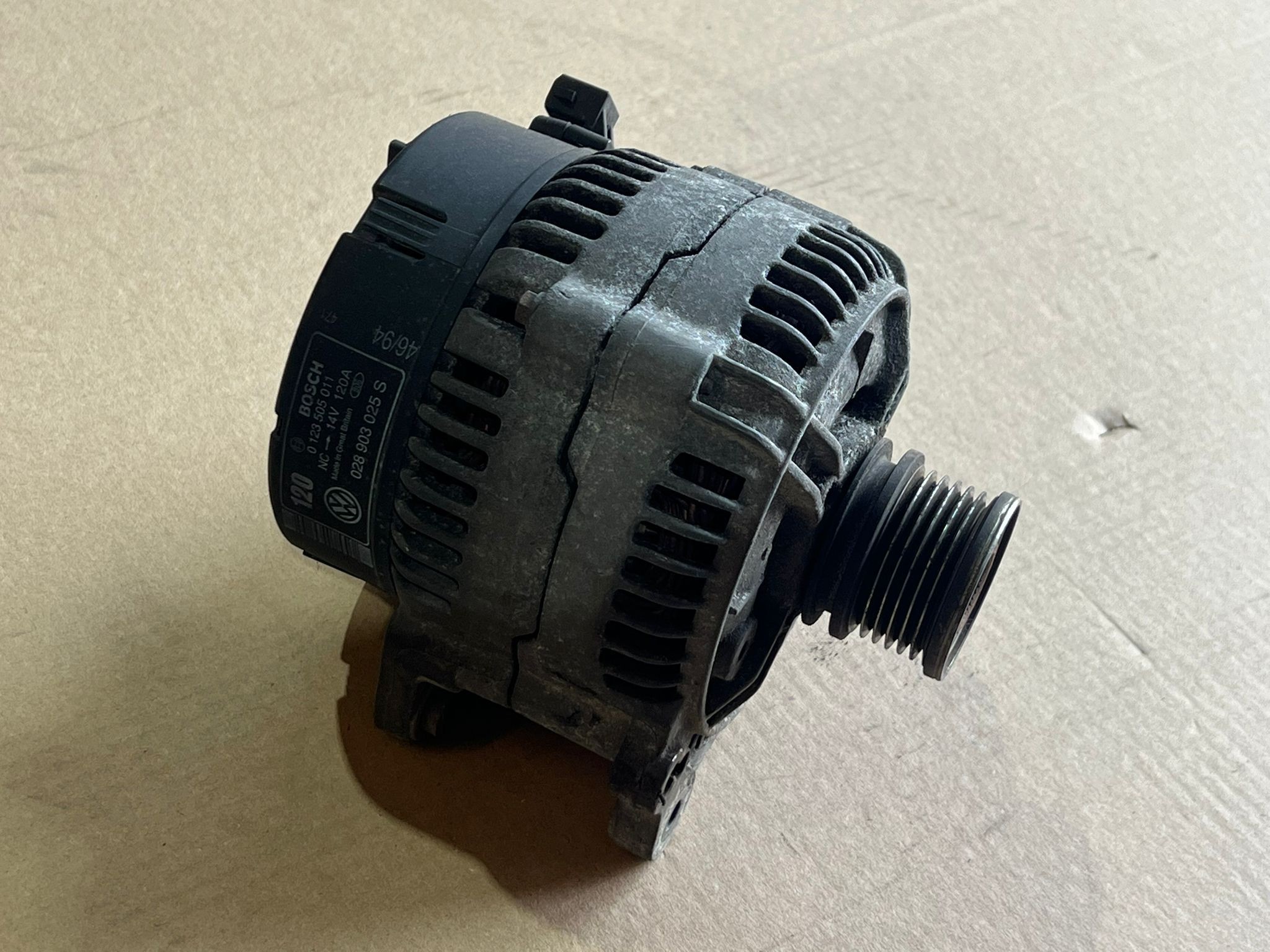 Alternator VOLKSWAGEN PASSAT (3B2) | 96 - 01 Imagem-1
