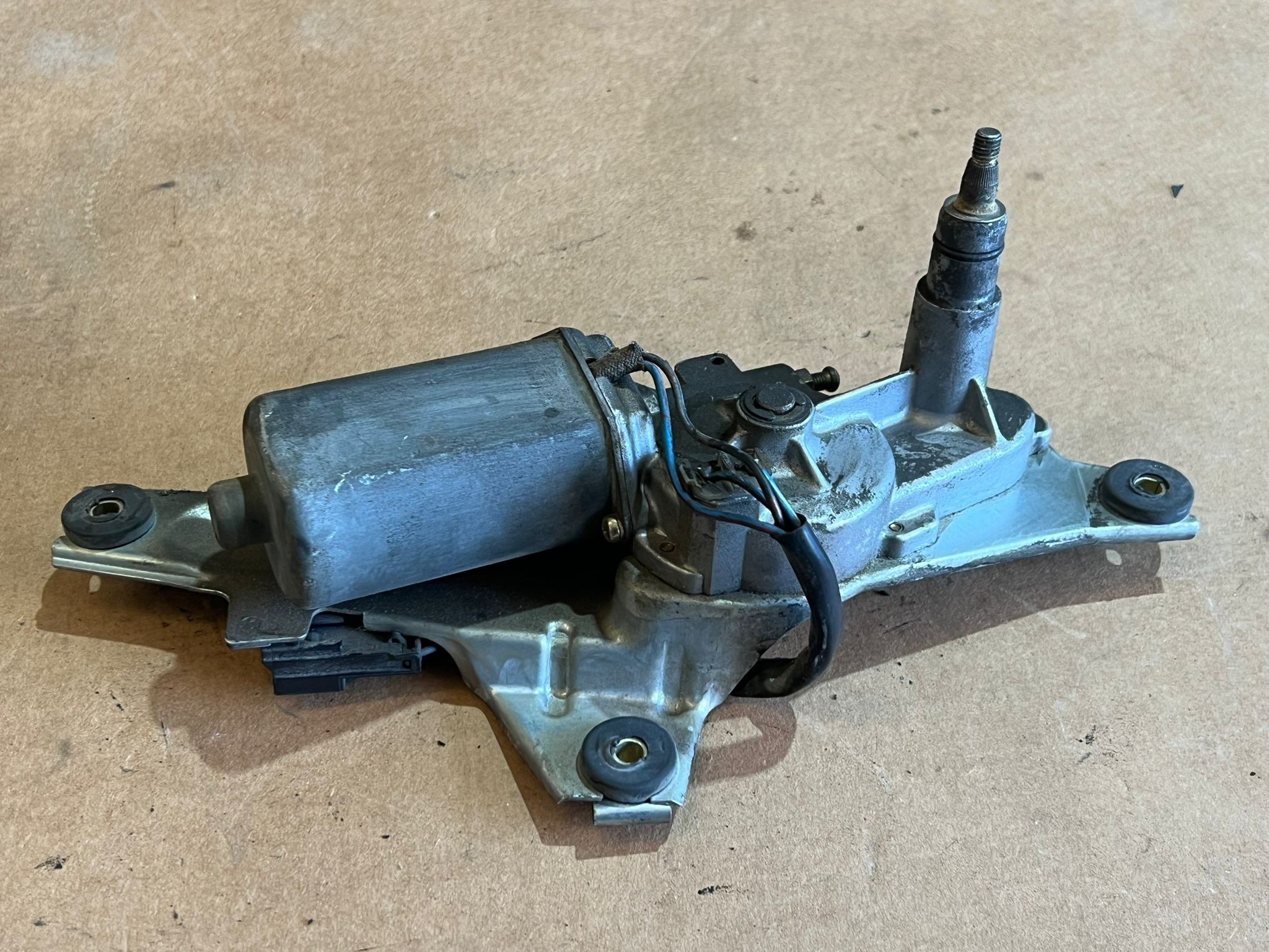 Motor Escova da Mala MITSUBISHI SPACE GEAR | 95 -02 Imagem-2