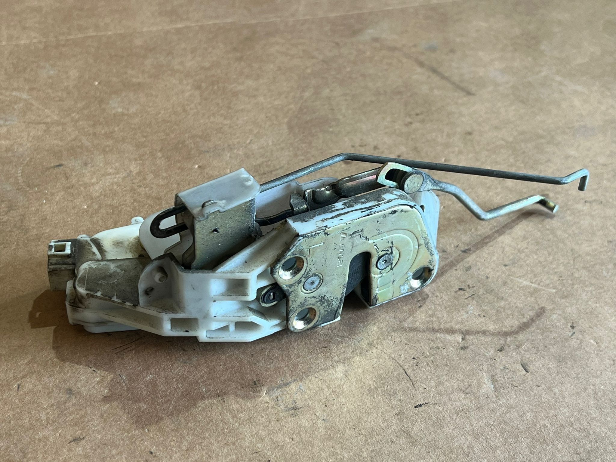 Fecho da Porta Frente Esq MITSUBISHI SPACE GEAR | 95 -02 Imagem-2