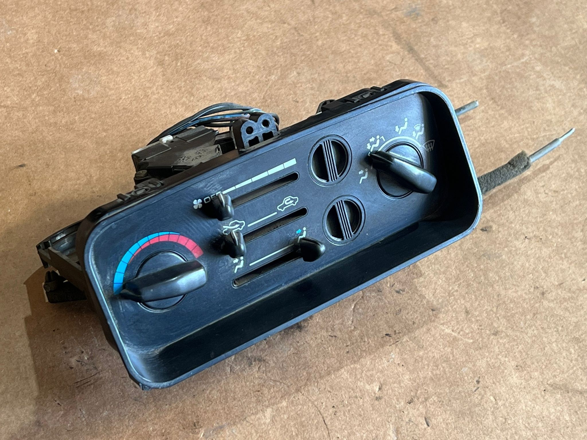 Comando / Botões Sofagem  MITSUBISHI SPACE GEAR | 95 -02 Imagem-1