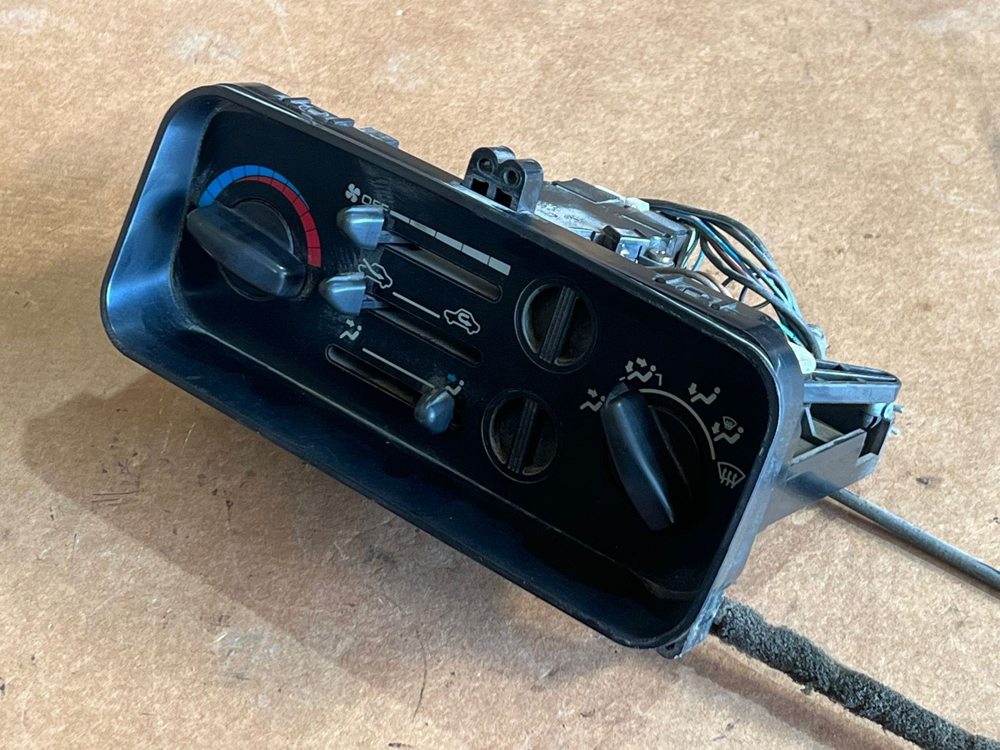 Comando / Botões Sofagem  MITSUBISHI SPACE GEAR | 95 -02 Imagem-2