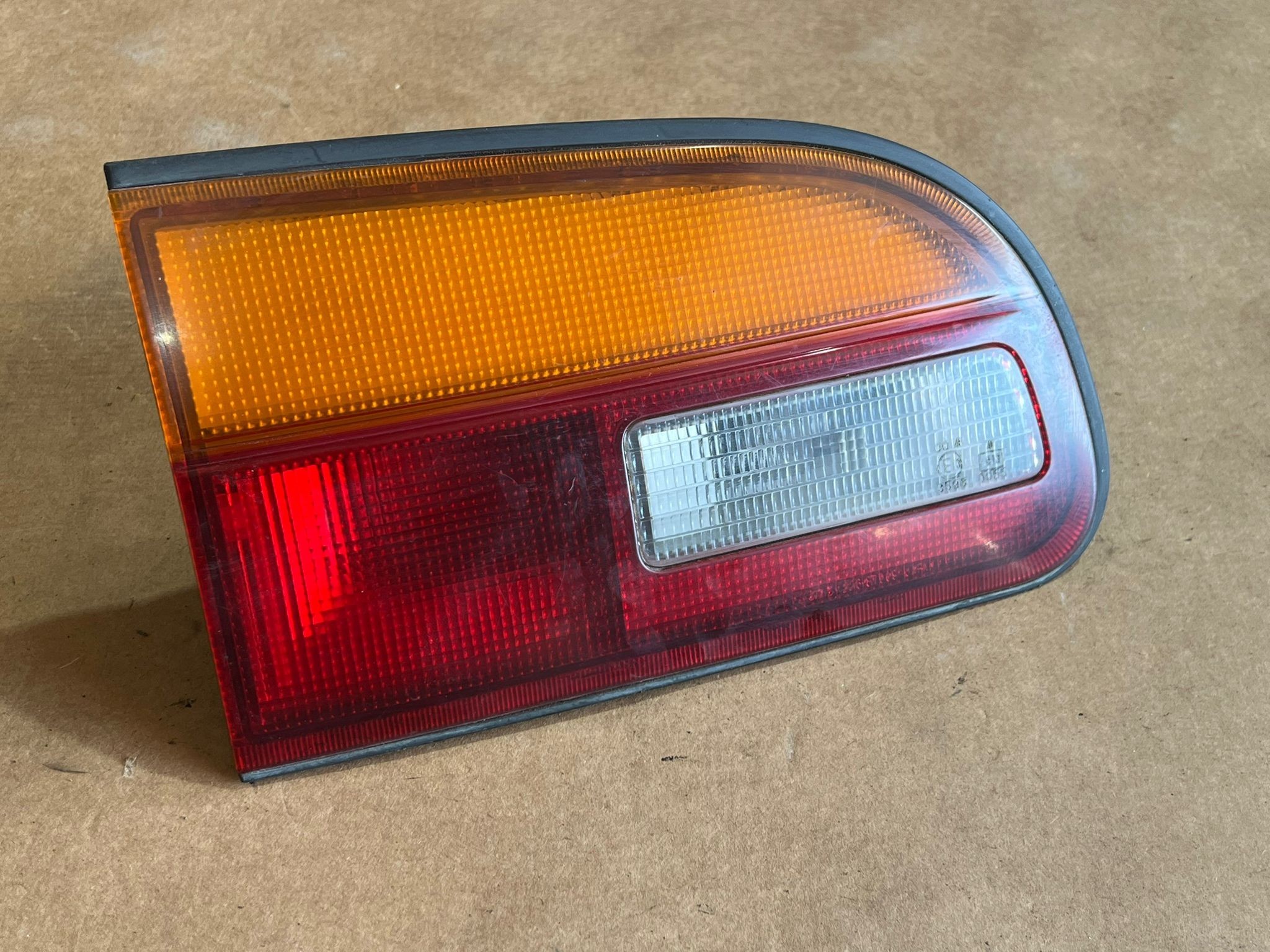 Farolim Stop Drt Mala MITSUBISHI SPACE GEAR | 95 -02 Imagem-1