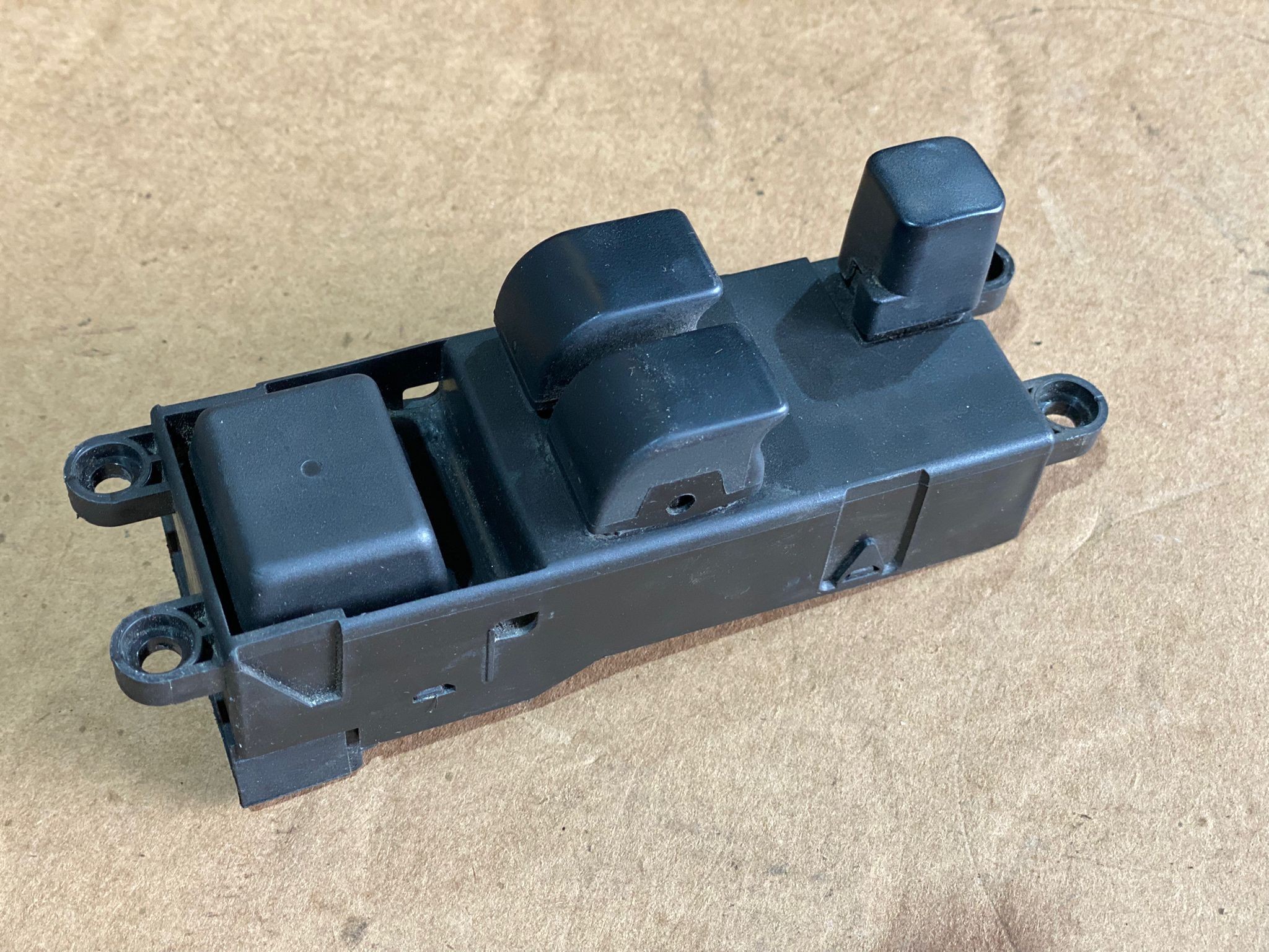 Botão / Interruptor Elevador Vidro Frt Esq NISSAN MICRA II (K11) | 92 - 07 Imagem-1