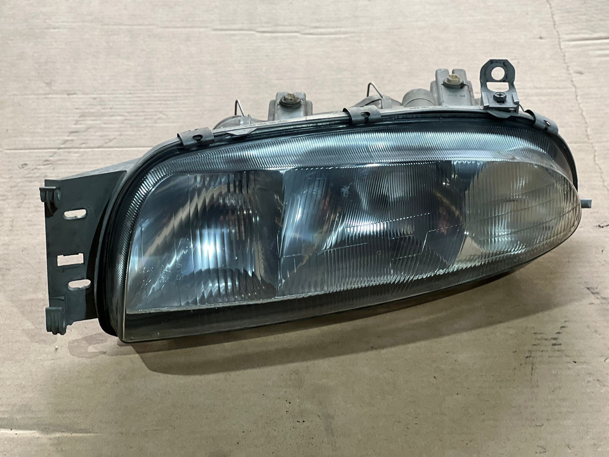 Ótica / Farol Frt Esq FORD FIESTA IV (JA_, JB_) | 95 - 02 Imagem-1