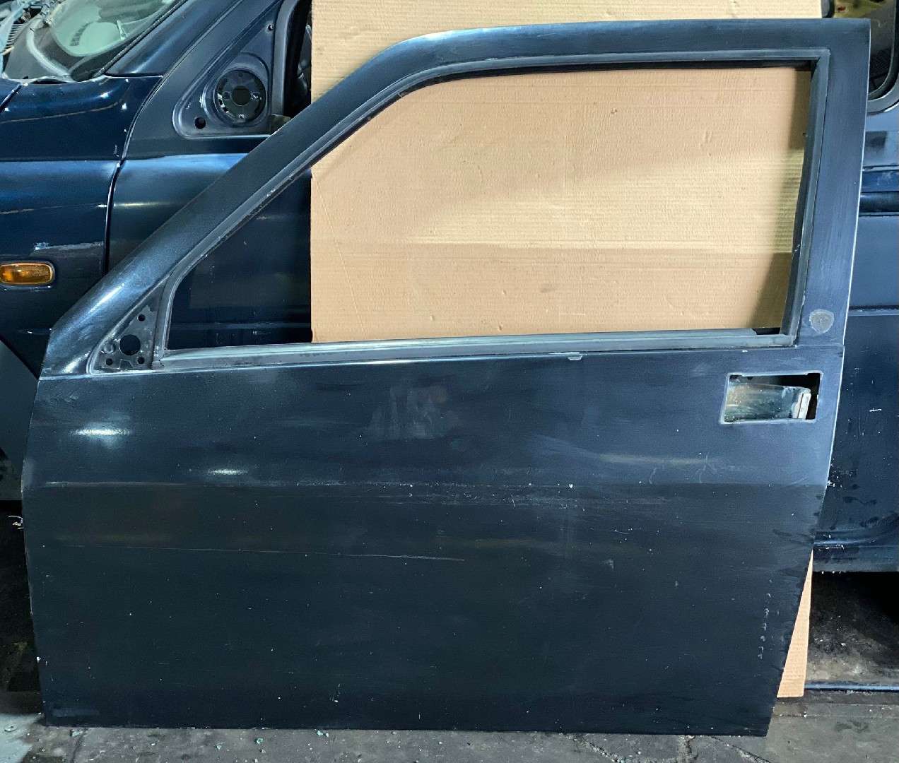 Porta Frente Esq LANCIA - ID S_49698