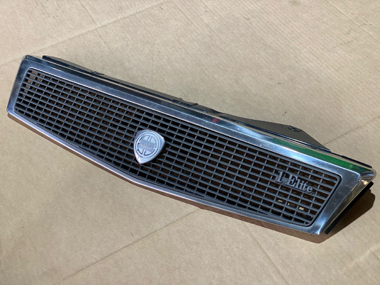 Grelha da Frente LANCIA Y10 (156_) | 85 - 95 Imagem-1