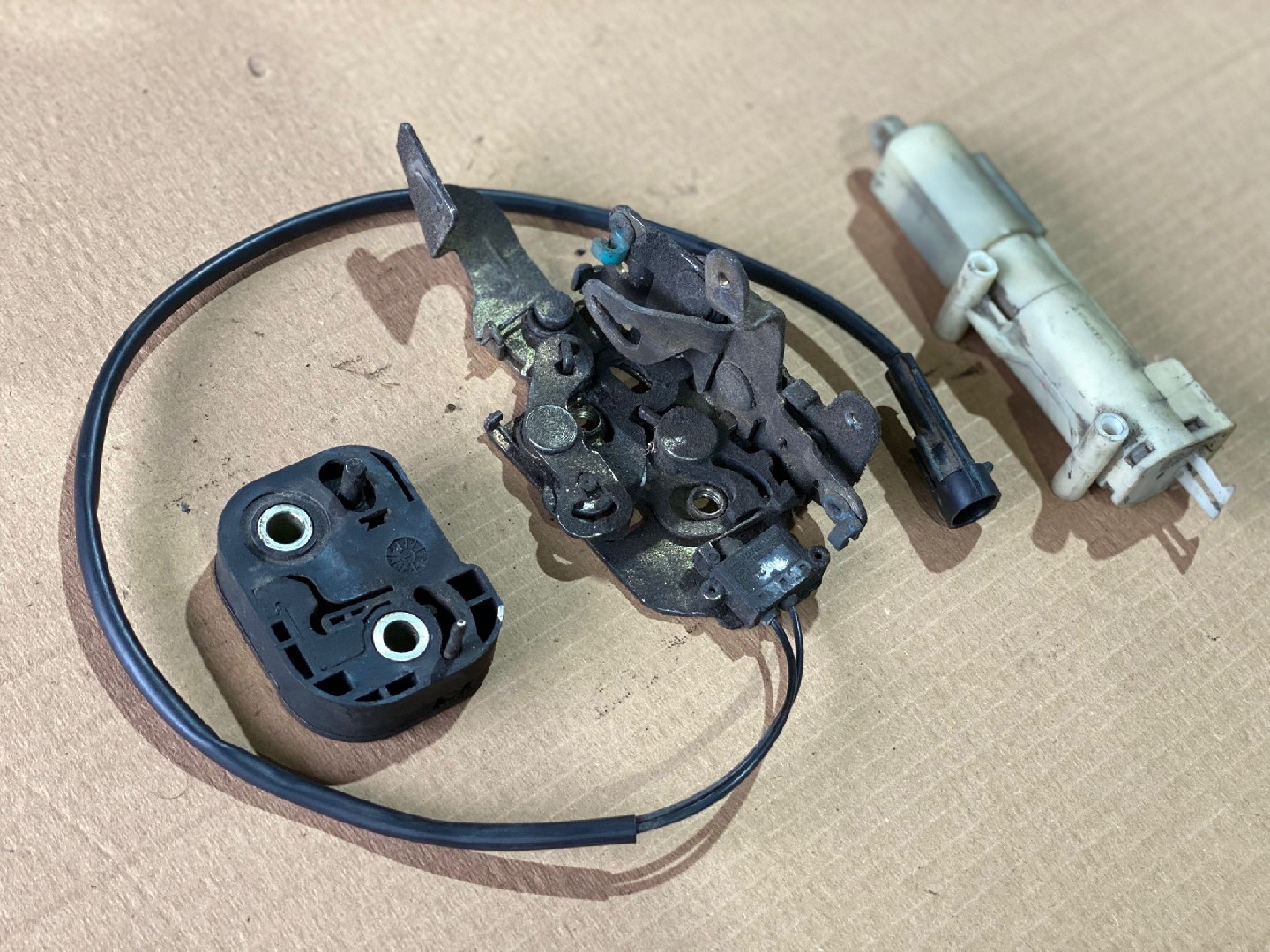 Fecho da Porta Frente Dto LANCIA - ID S_49688