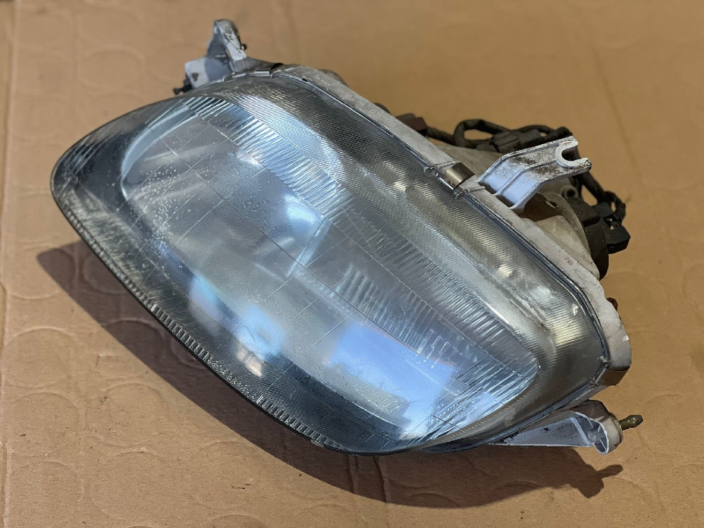 Ótica Esq MAZDA 323 F V (BA) | 94 - 98 Imagem-1