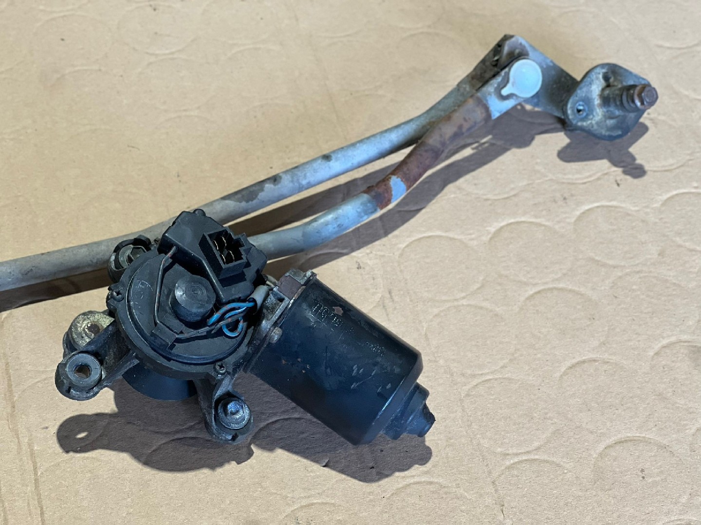 Motor das Escovas do Parabrisas MAZDA 323 F V (BA) | 94 - 98 Imagem-2