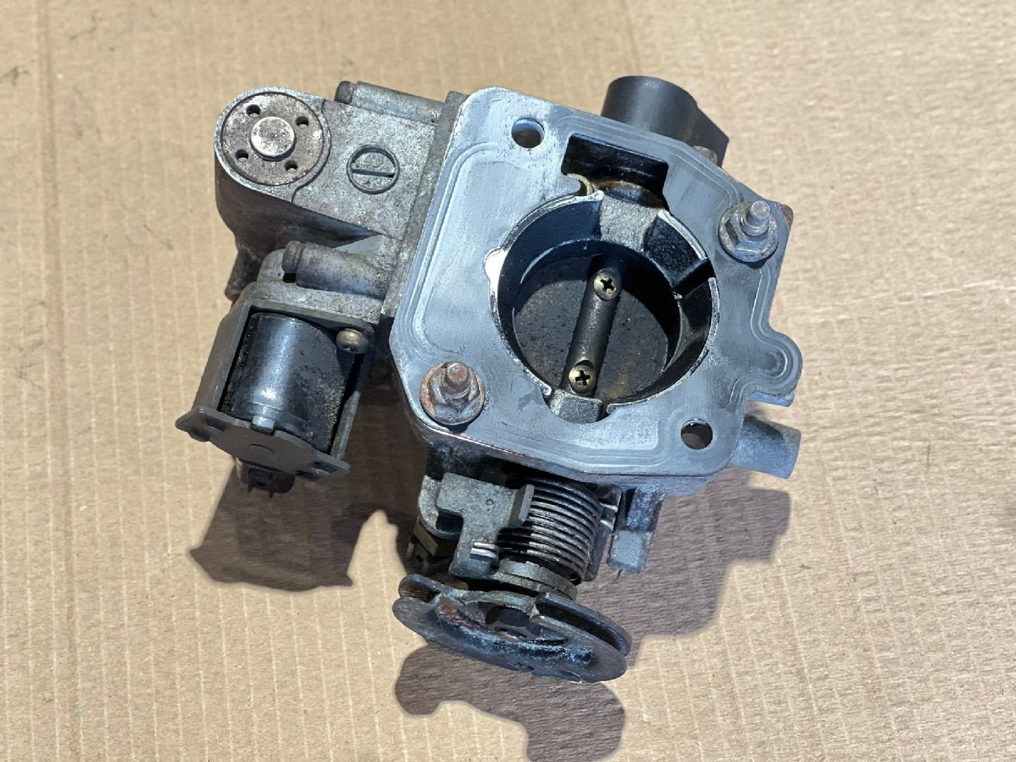 Borboleta de admissão MAZDA 323 F V (BA) | 94 - 98 Imagem-2