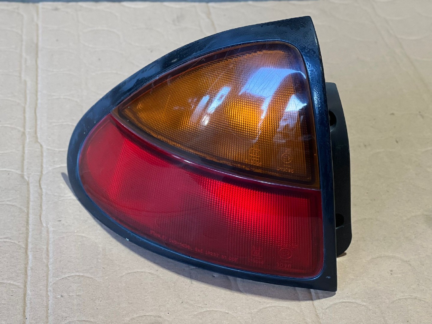 Farolim Stop Esq MAZDA 323 F V (BA) | 94 - 98 Imagem-1