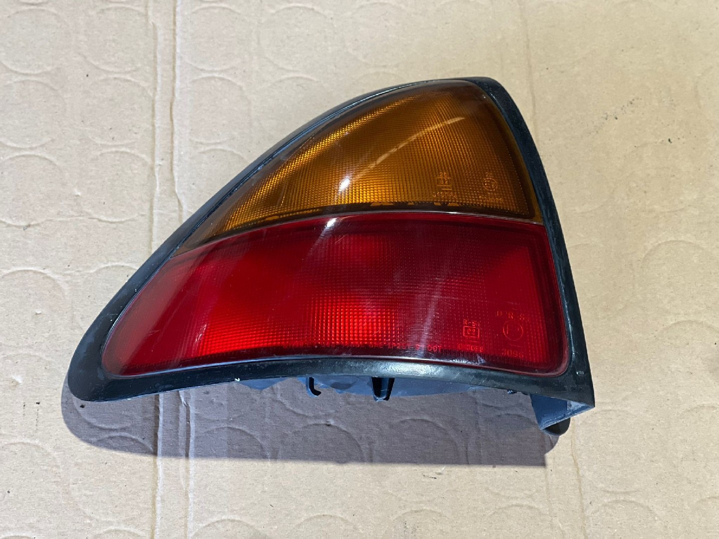 Farolim Stop Esq MAZDA - ID S_49725