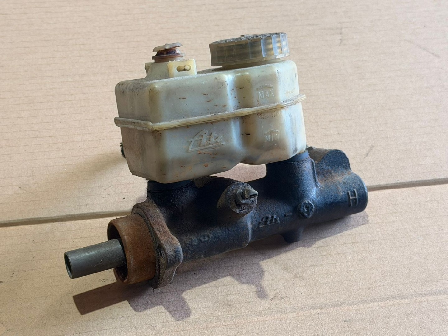 Bomba dos Travões MERCEDES-BENZ W 123 | 76 - 85 Imagem-1