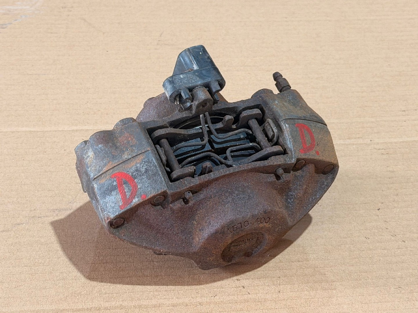 Pinça / Maxila de Travão Frente Direita MERCEDES-BENZ - ID S_49764