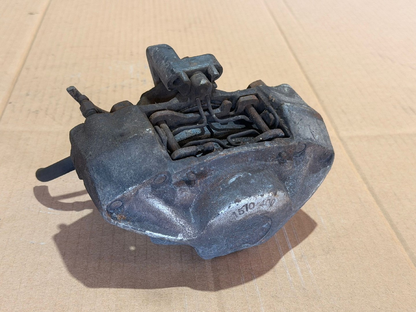 Pinça / Maxila de Travão Frente Esquerda MERCEDES-BENZ W 123 | 76 - 85 Imagem-1