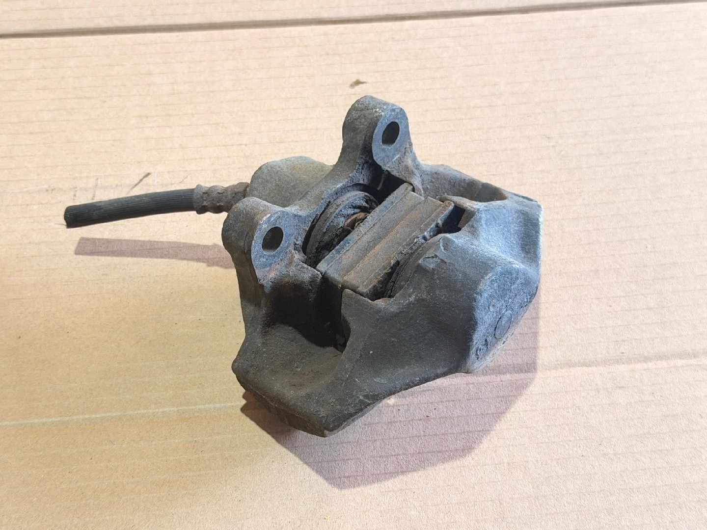 Pinça / Maxila de Travão Trás Esquerda MERCEDES-BENZ W 123 | 76 - 85 Imagem-2