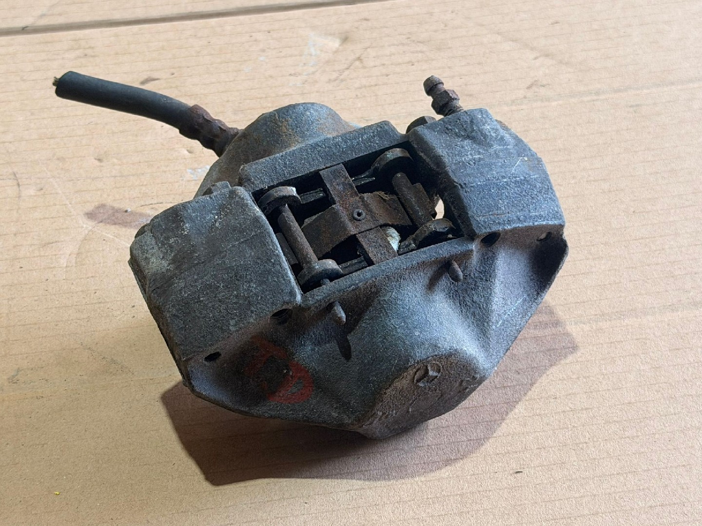 Pinça / Maxila de Travão Trás Direita MERCEDES-BENZ - ID S_49766