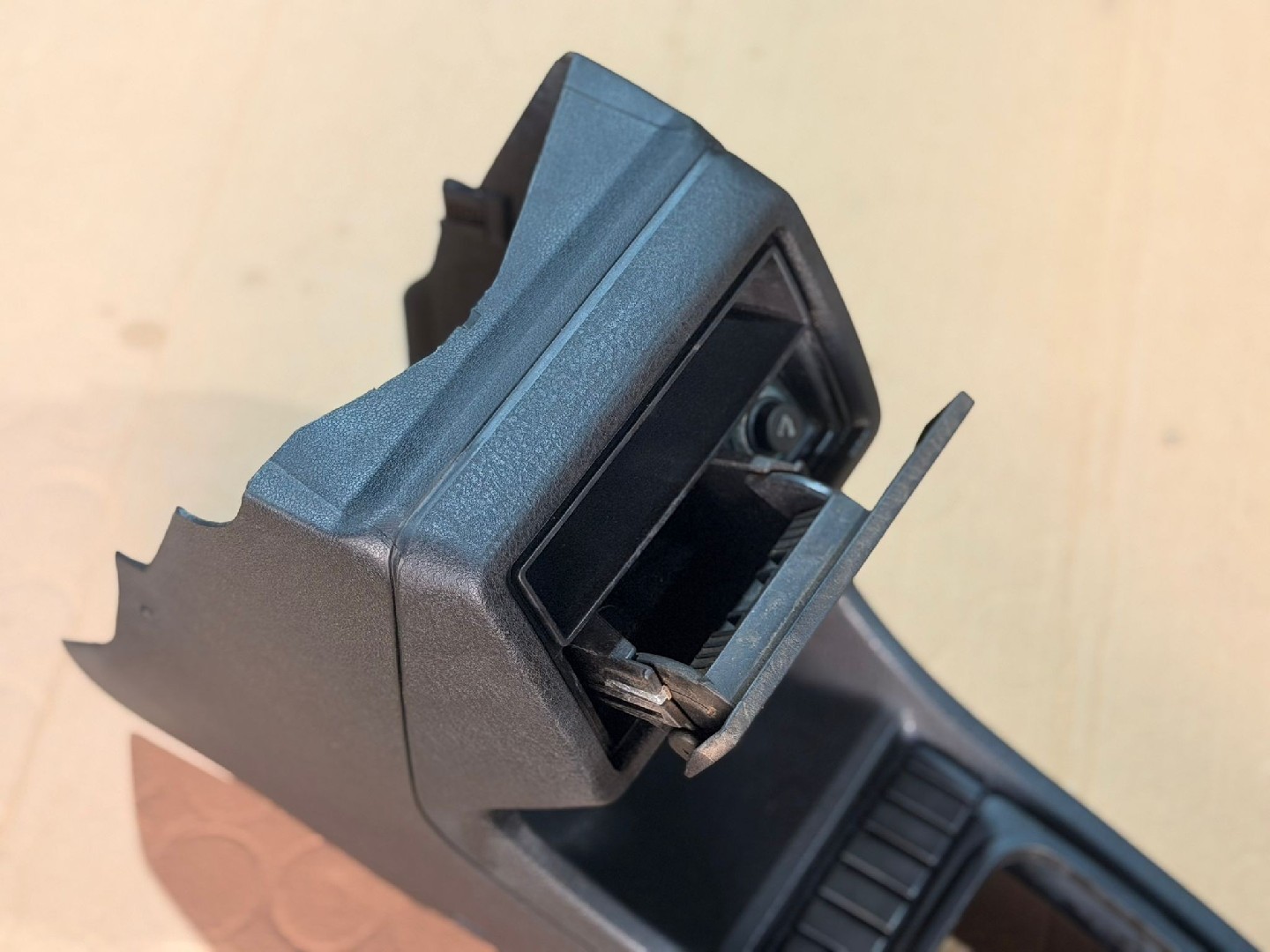 Consola Central VOLKSWAGEN GOLF II (19E, 1G1) | 83 - 92 Imagem-4