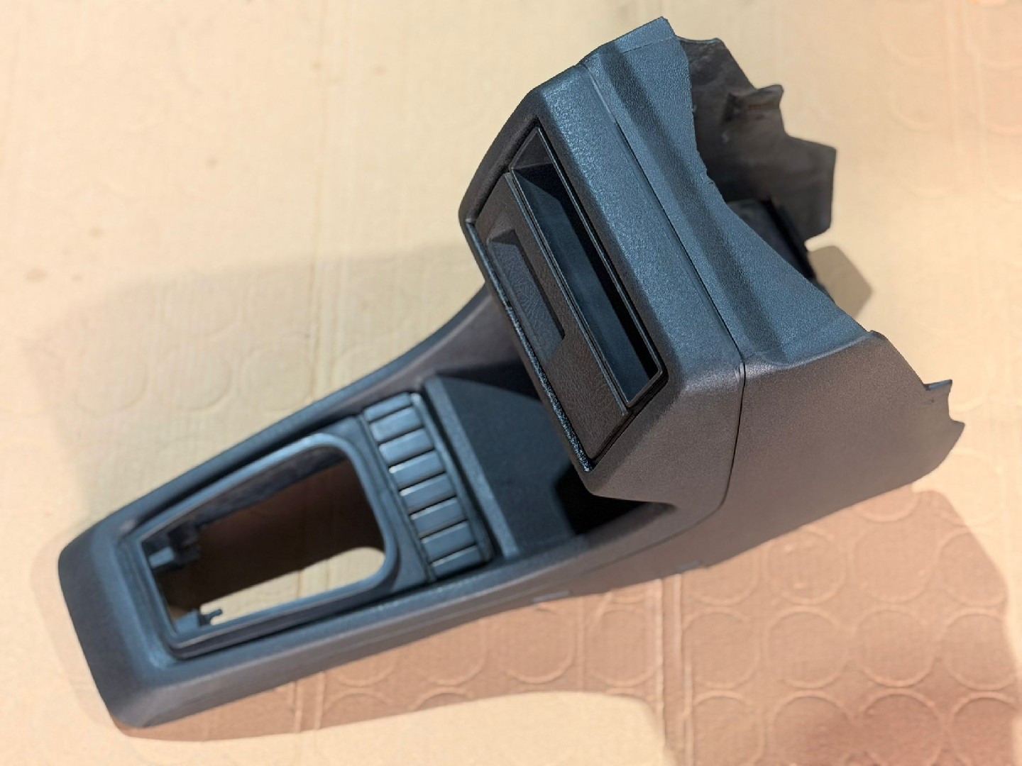 Consola Central VOLKSWAGEN GOLF II (19E, 1G1) | 83 - 92 Imagem-1