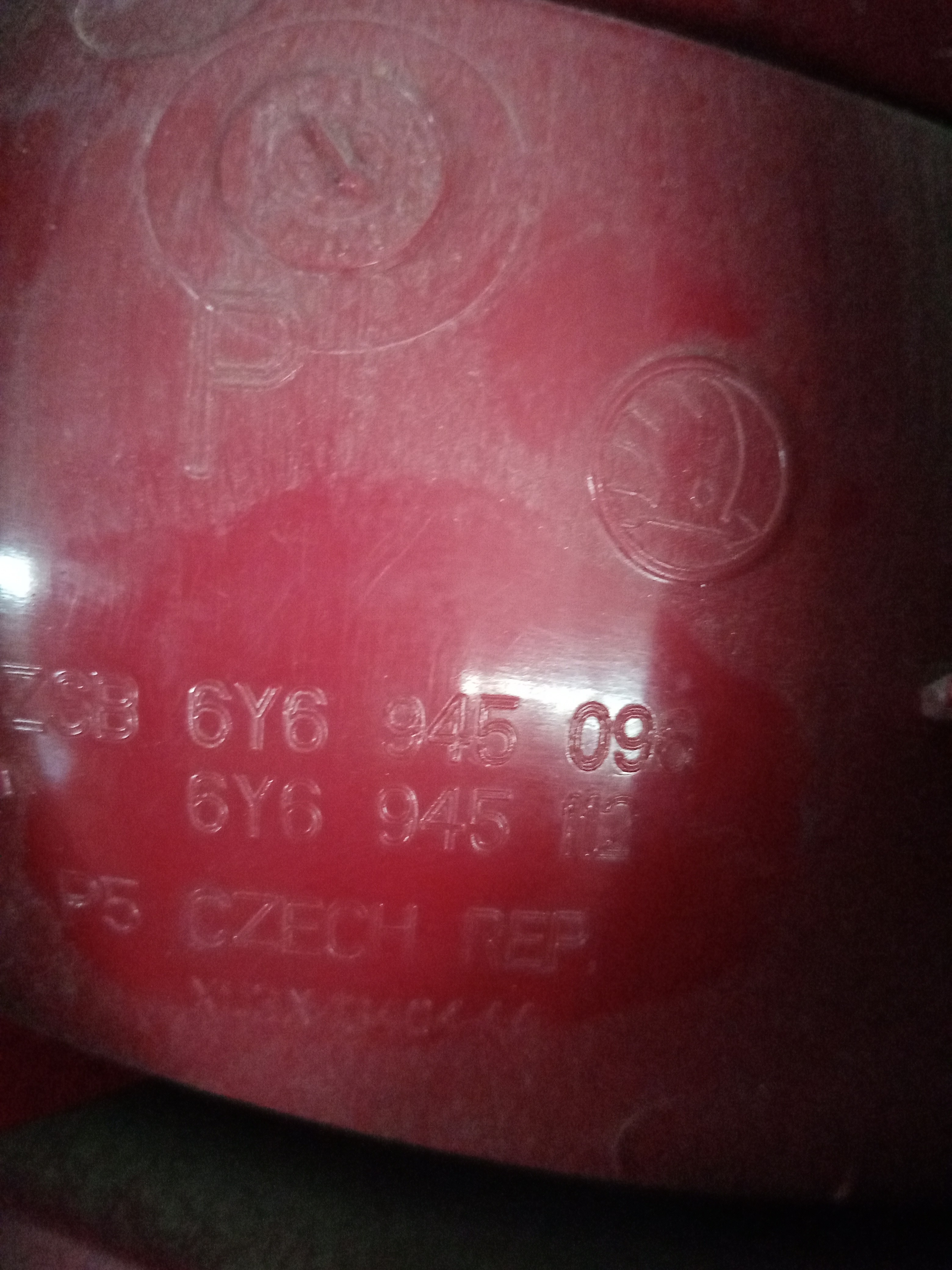 Farolim tras painel direito SKODA FABIA I (6Y2) | 99 - 08 Imagem-1