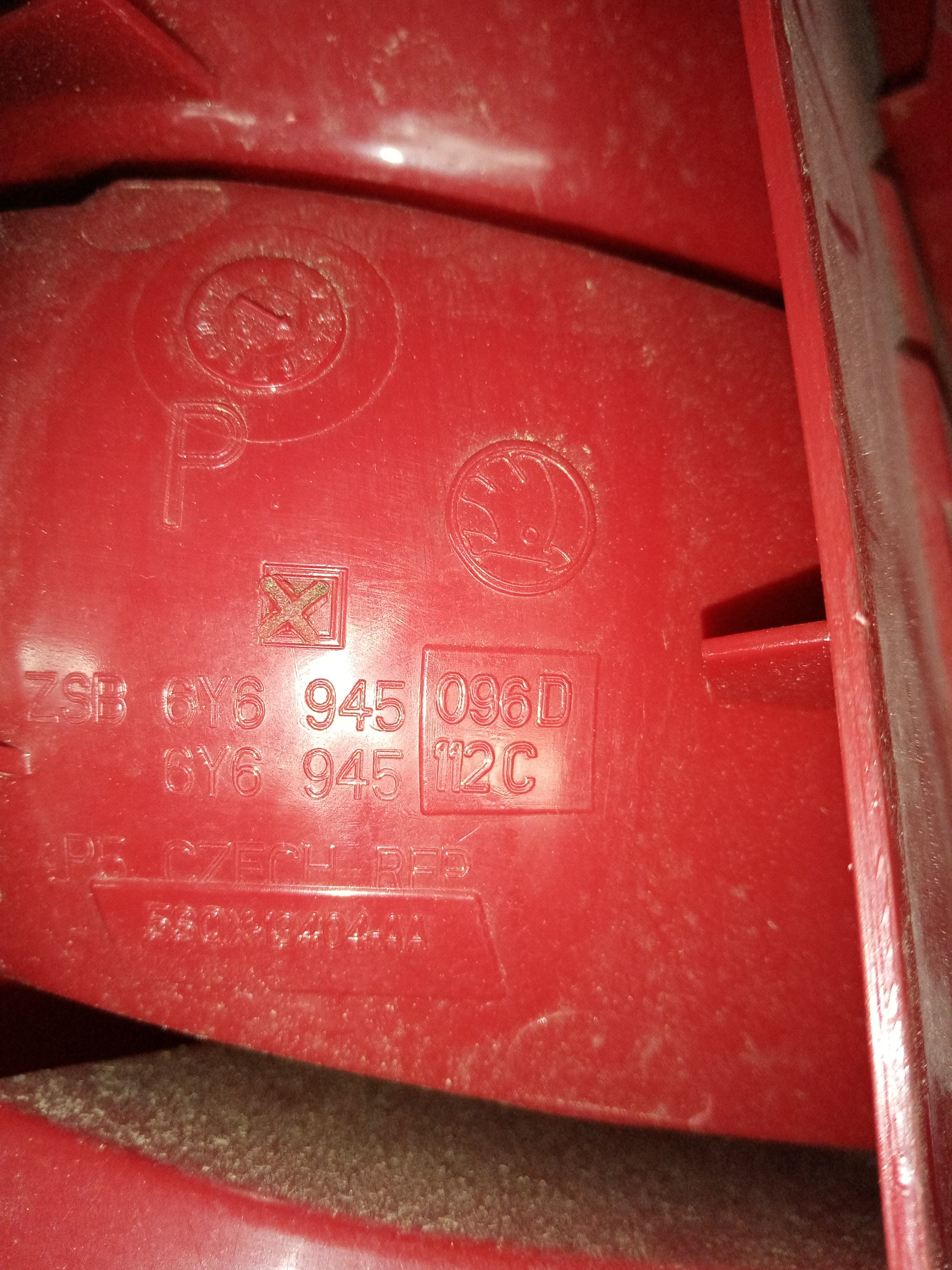 Farolim tras painel direito SKODA FABIA I (6Y2) | 99 - 08 Imagem-1