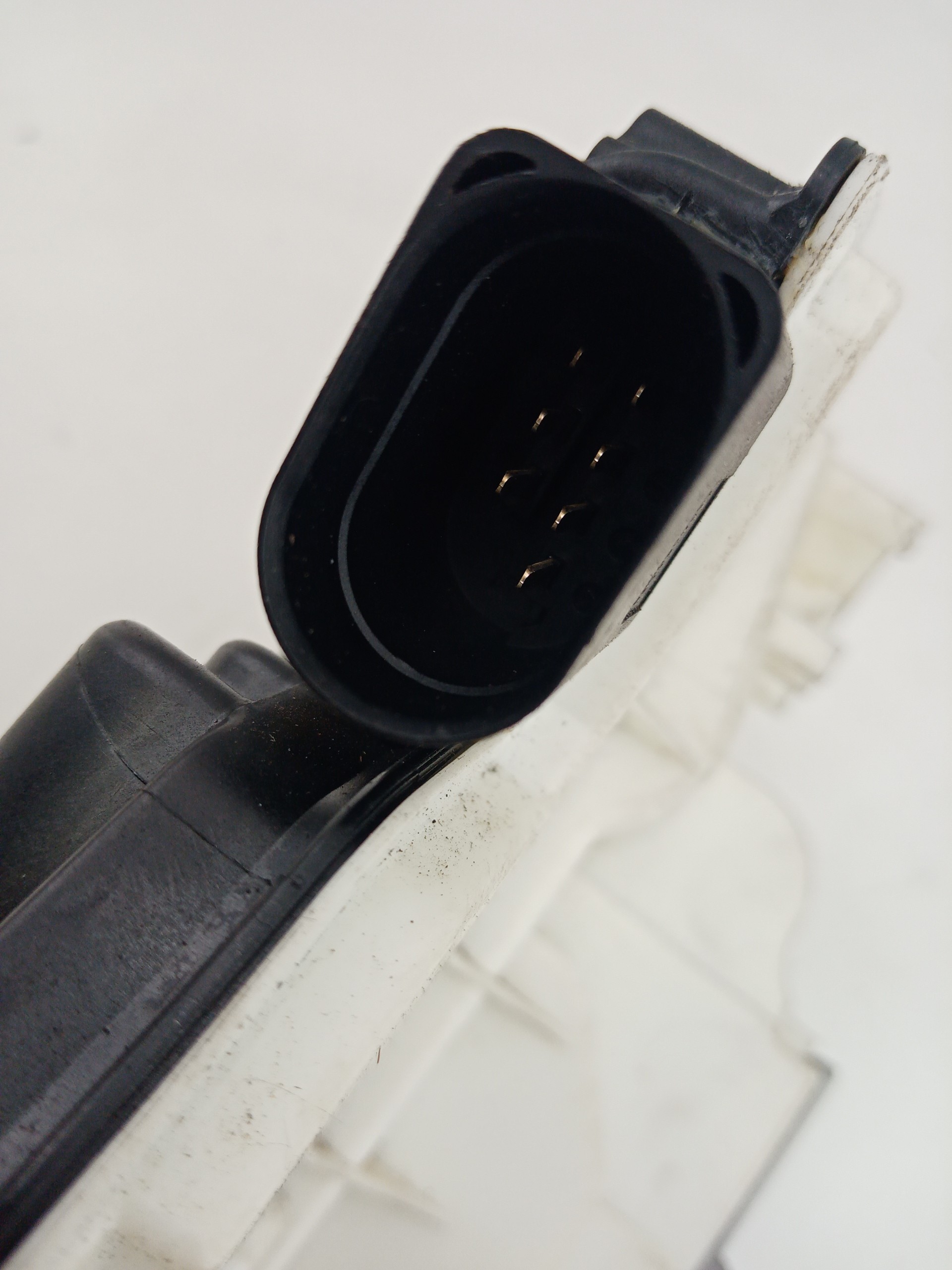 Fecho porta frente esquerdo SKODA FABIA II (542) | 06 - 14 Imagem-4