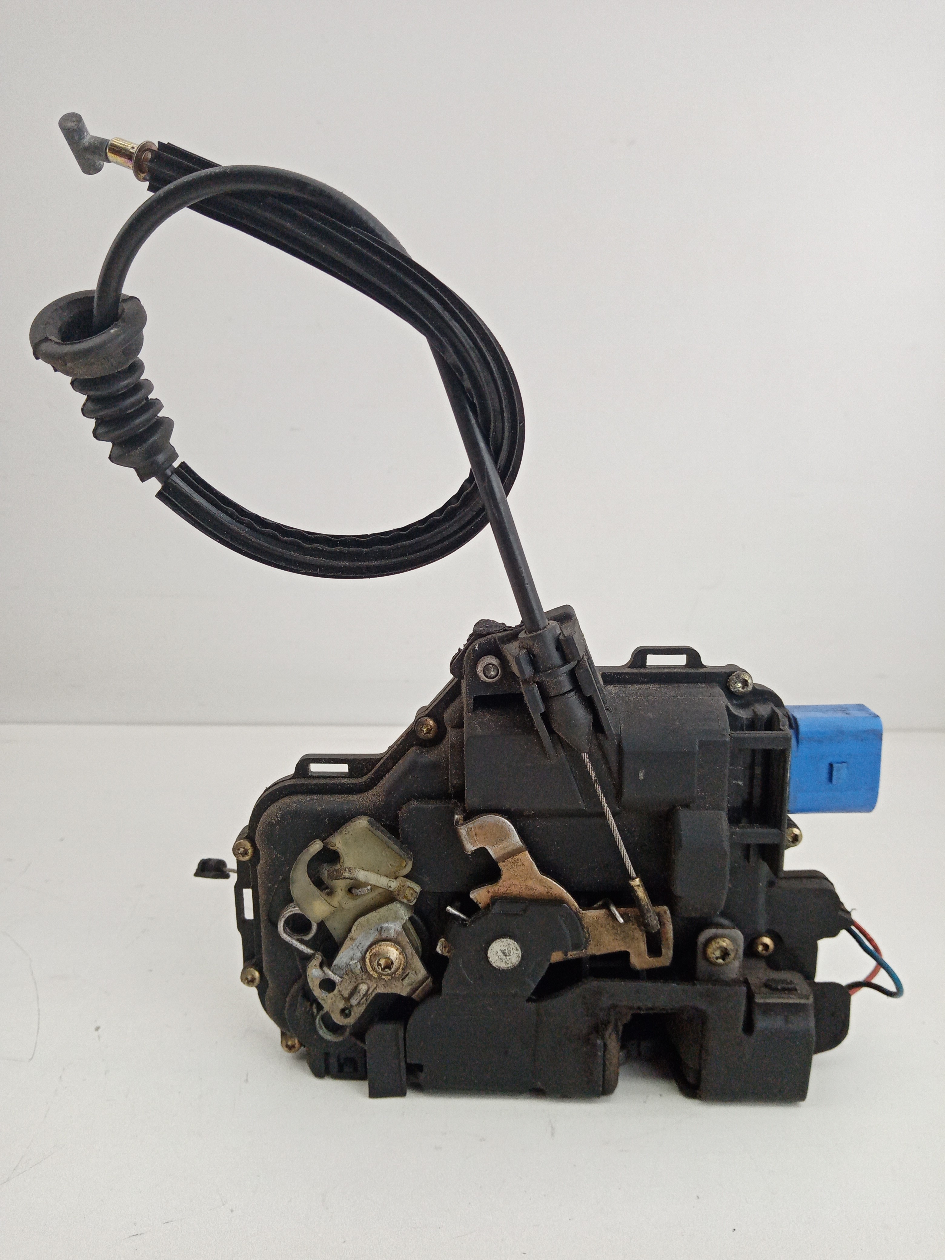 Fecho porta frente esquerdo SKODA FABIA I Combi (6Y5) | 00 - 07 Imagem-1