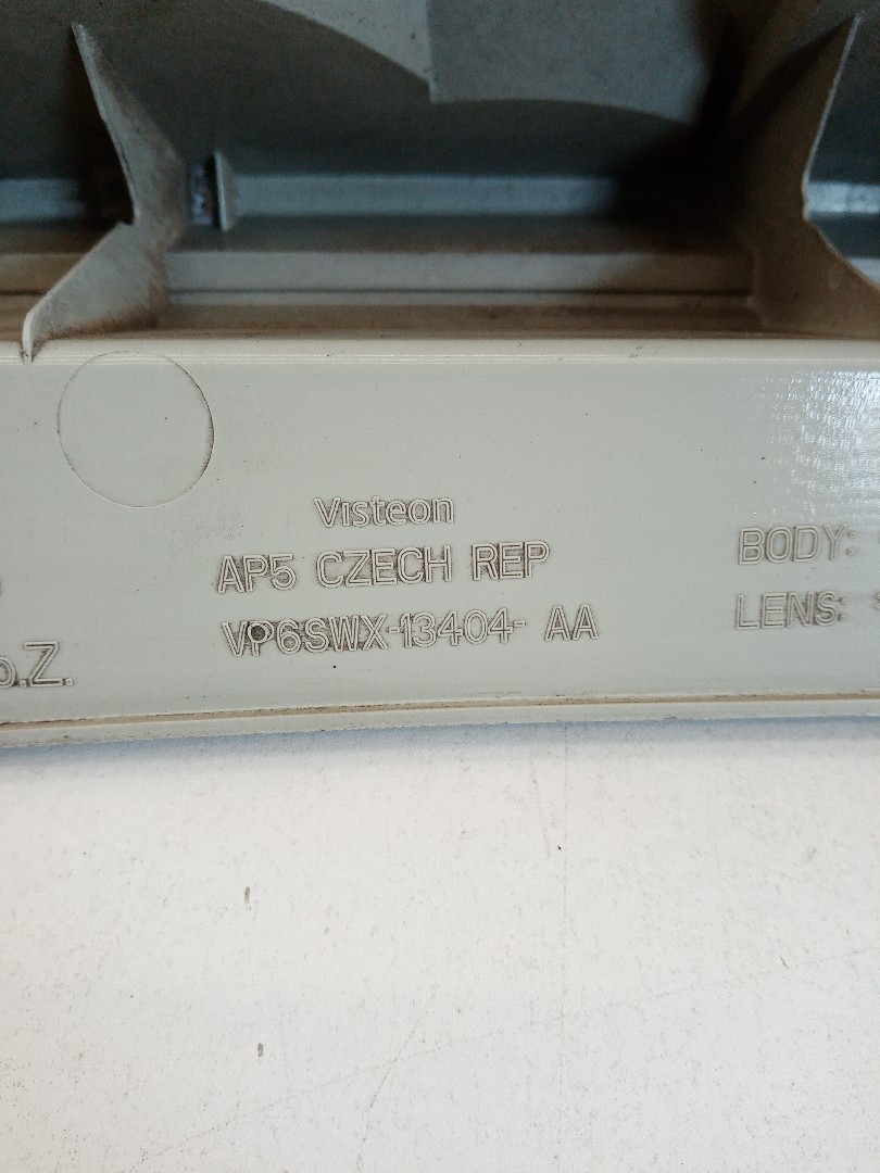 Farolim tras painel direito SKODA ROOMSTER (5J) | 06 - 15 Imagem-5