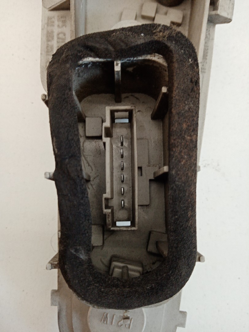 Suporte lâmpadas trás esquerdo SKODA ROOMSTER (5J) | 06 - 15 Imagem-2