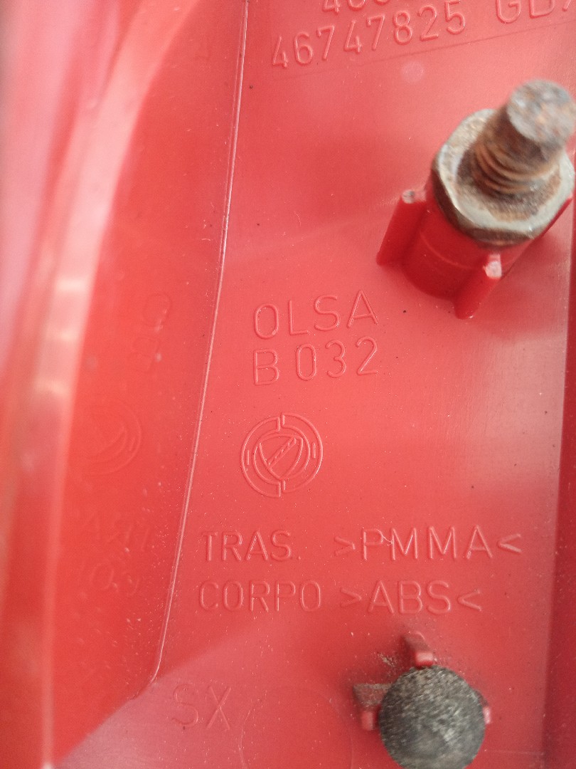 Farolim tras mala esquerdo ALFA ROMEO 147 (937_) | 00 - 10 Imagem-8