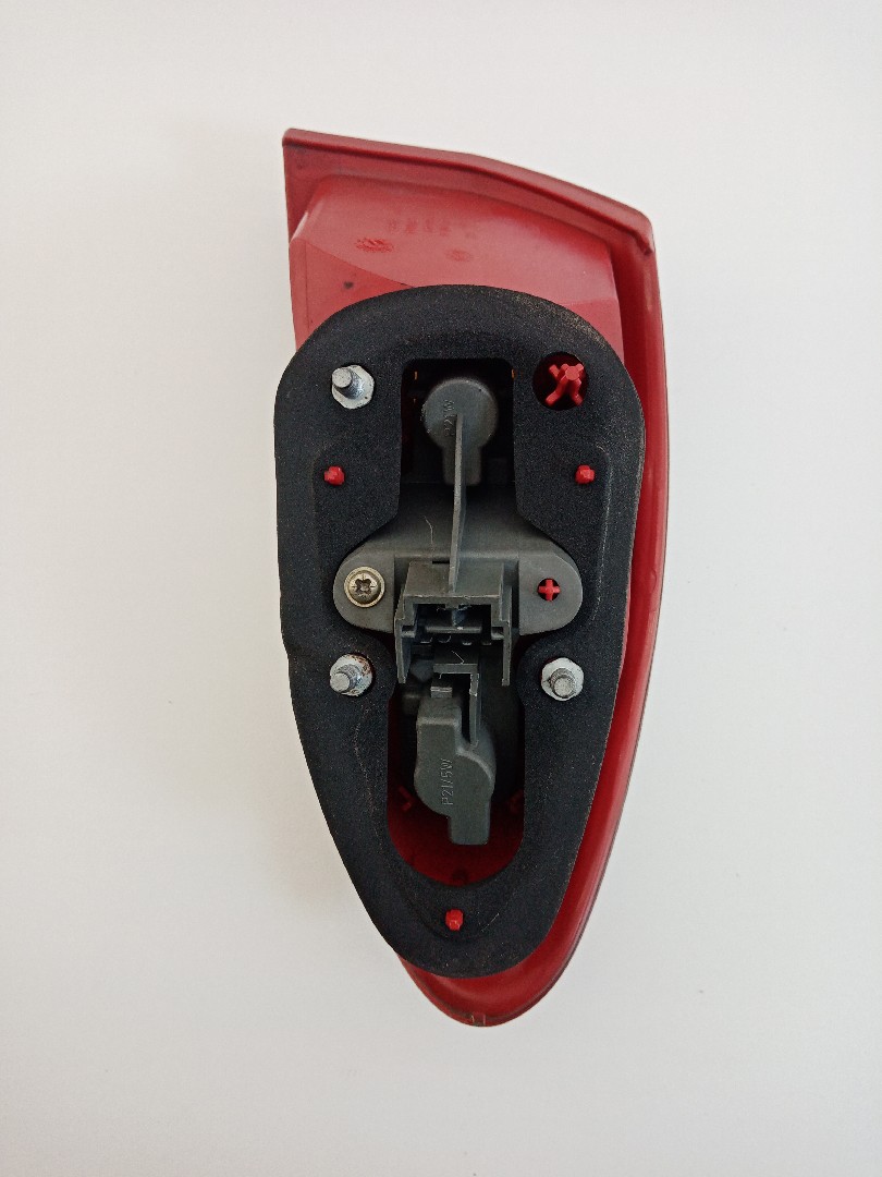 Farolim tras painel esquerdo ALFA ROMEO 147 (937_) | 00 - 10 Imagem-3