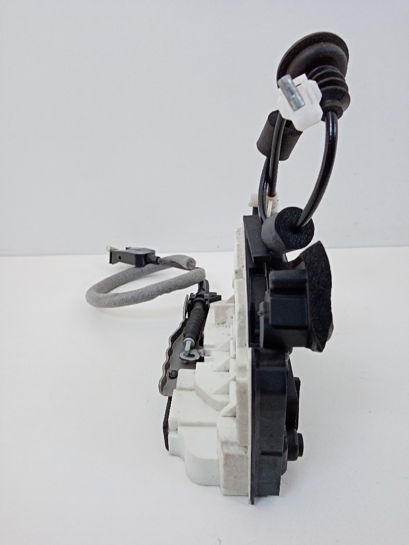 Fecho porta tras esquerdo SKODA RAPID Spaceback (NH1) | 12 -  Imagem-1