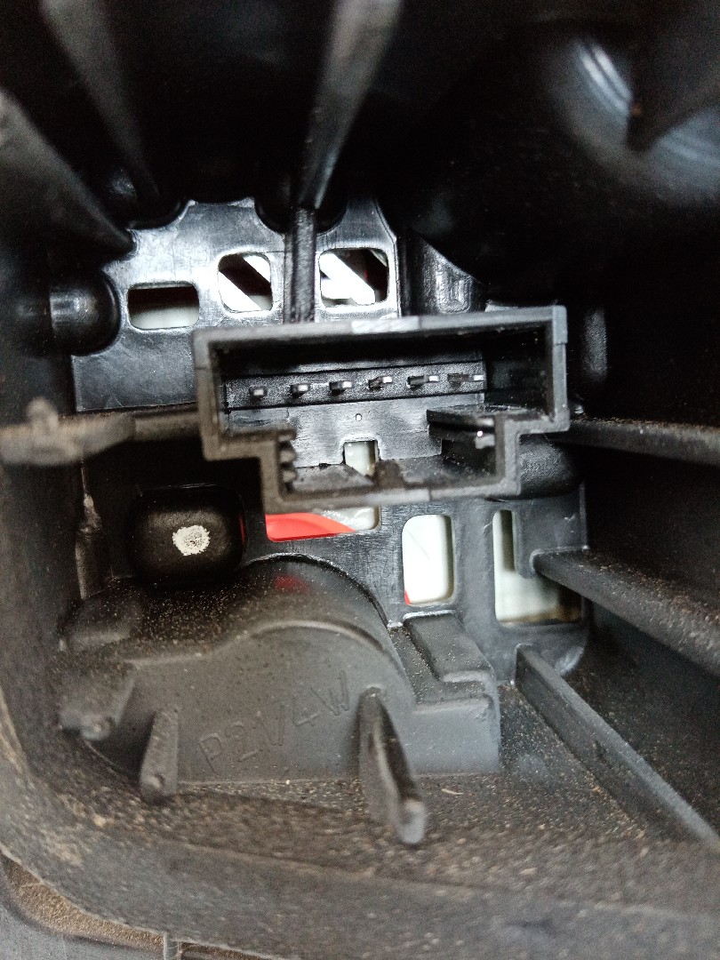 Farolim tras painel esquerdo SKODA RAPID Spaceback (NH1) | 12 -  Imagem-4