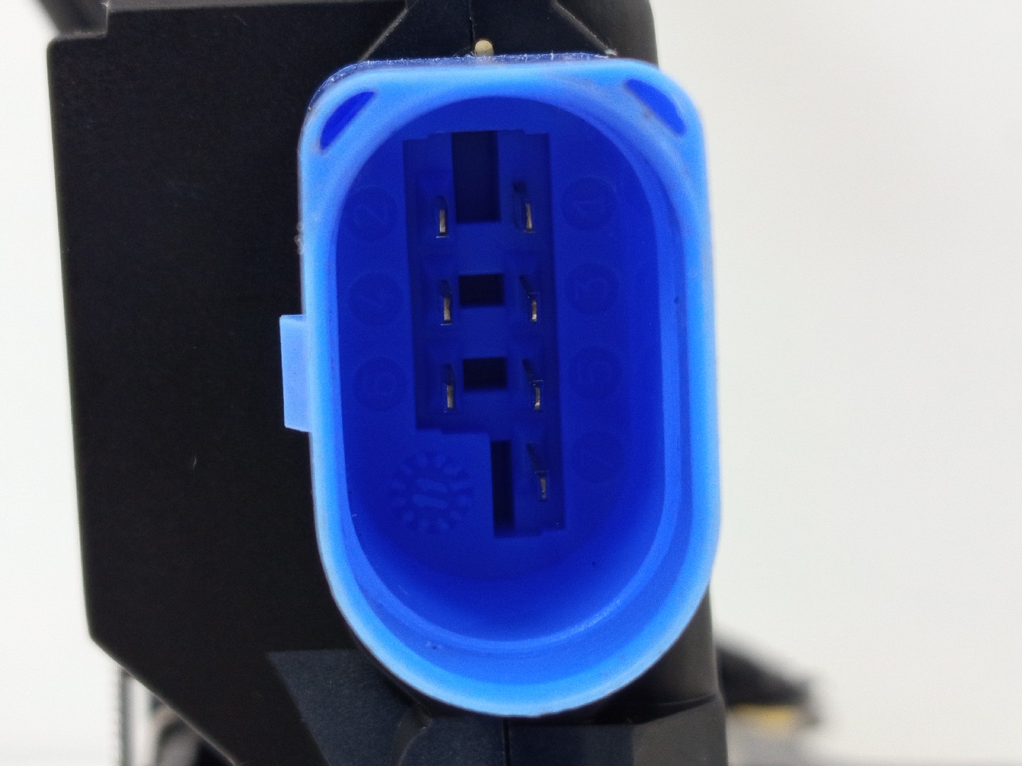 Fecho porta tras esquerdo SKODA OCTAVIA II Combi (1Z5) | 04 - 13 Imagem-2