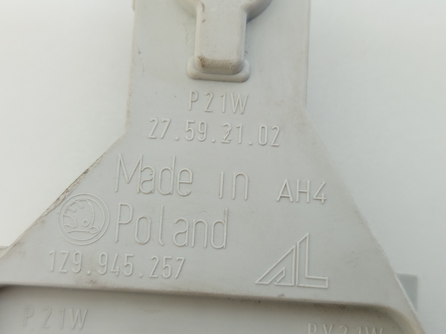 Suporte lâmpadas trás esquerdo SKODA OCTAVIA II Combi (1Z5) | 04 - 13 Imagem-4