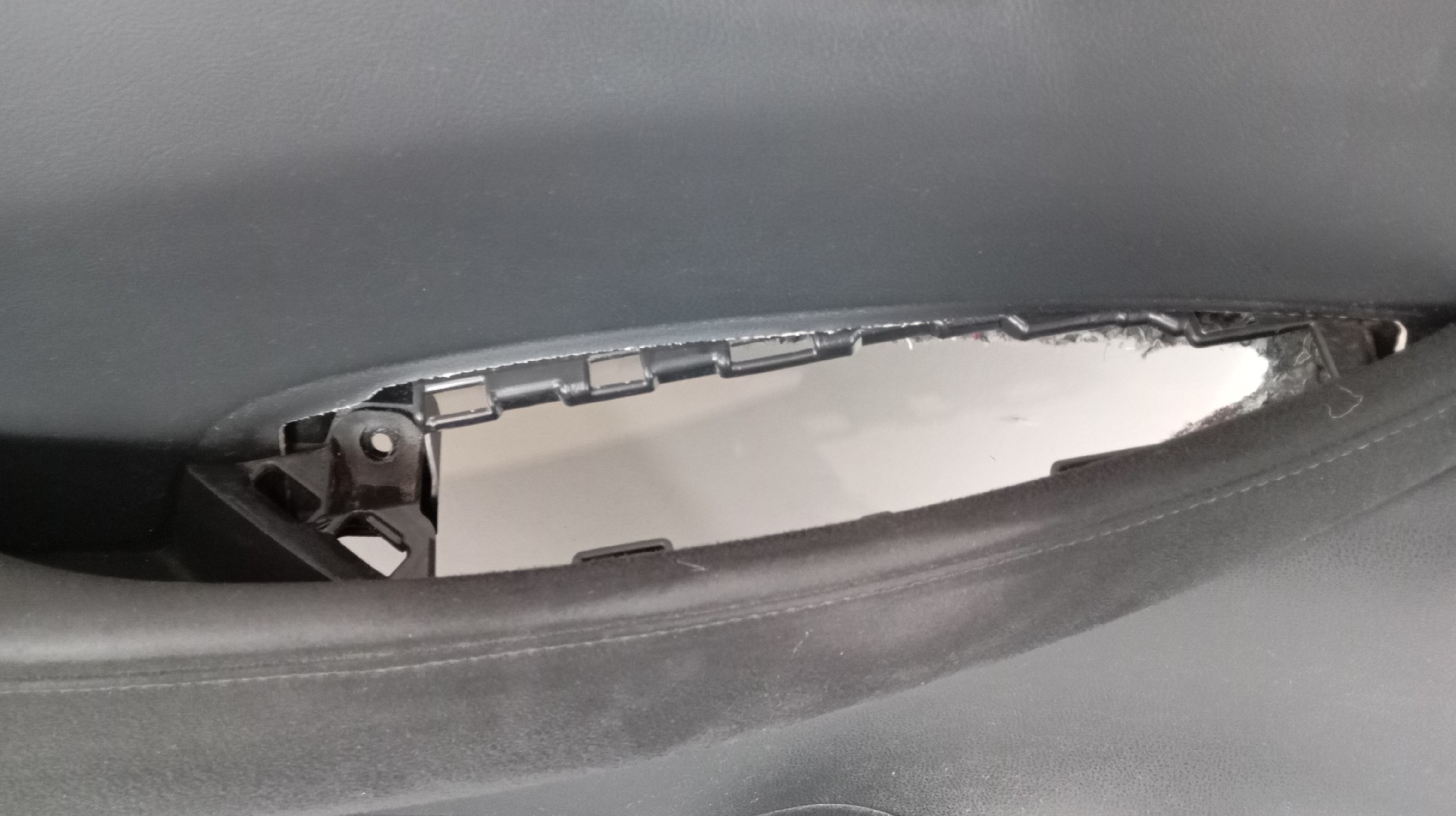 Quartela / Forra Porta Frente Esquerda NISSAN LEAF (ZE0) | 10 -  Imagem-2