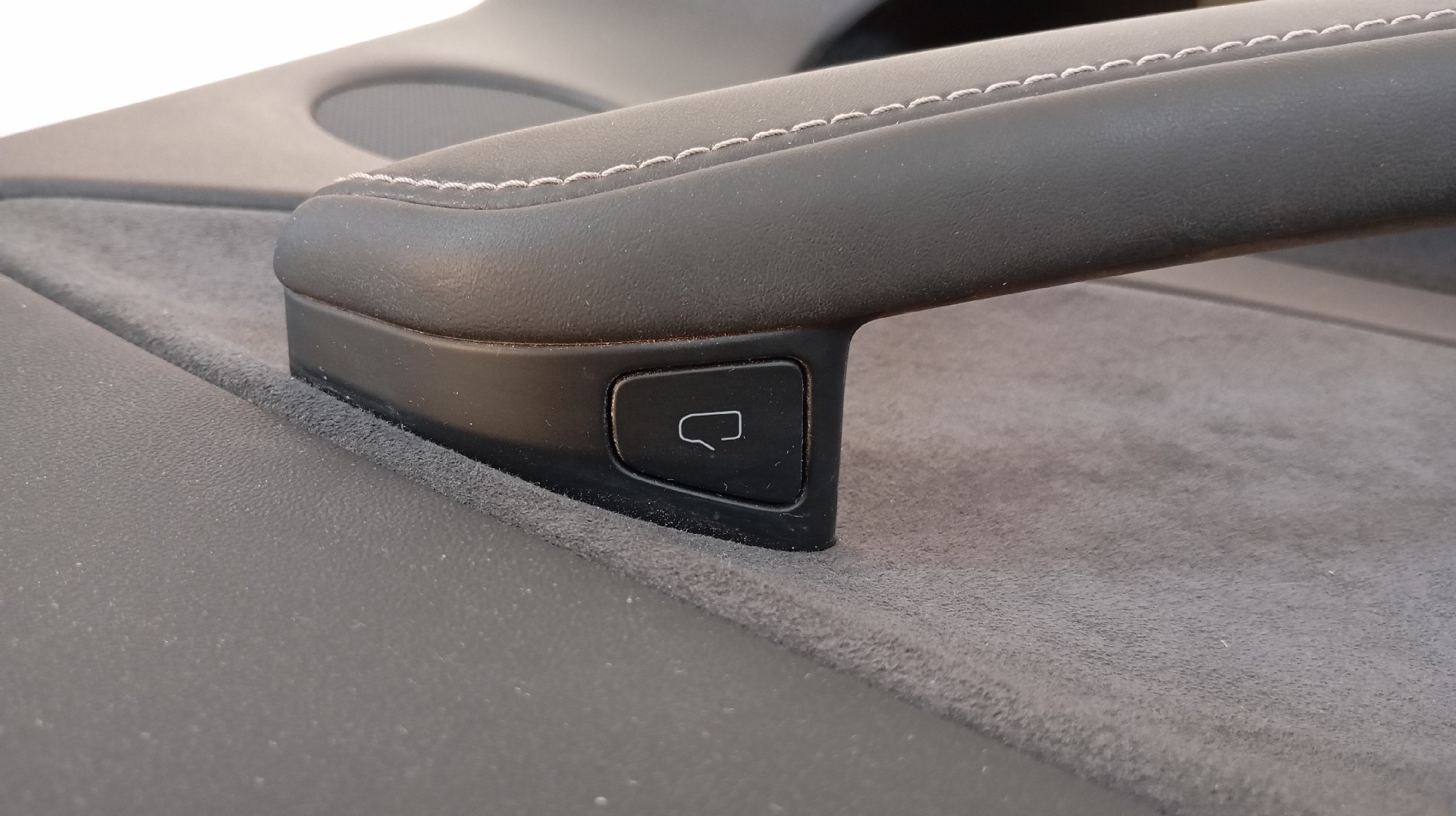 Quartela / Forra Porta Traseira Esquerda TESLA MODEL Y (5YJY) Imagem-5