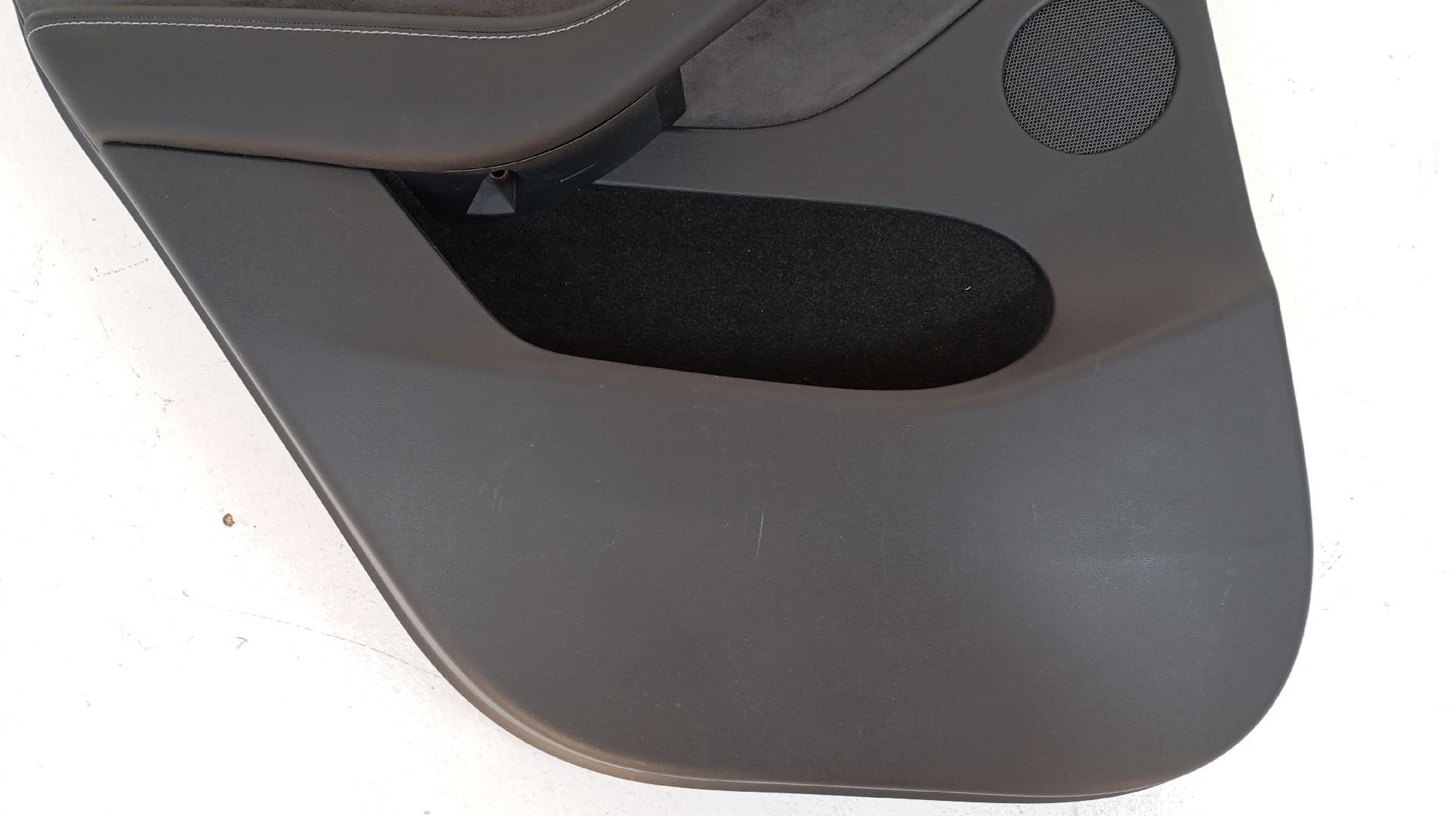 Quartela / Forra Porta Traseira Esquerda TESLA MODEL Y (5YJY) Imagem-2