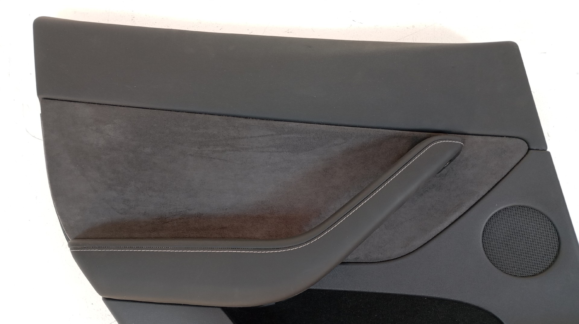 Quartela / Forra Porta Traseira Esquerda TESLA MODEL Y (5YJY) Imagem-1