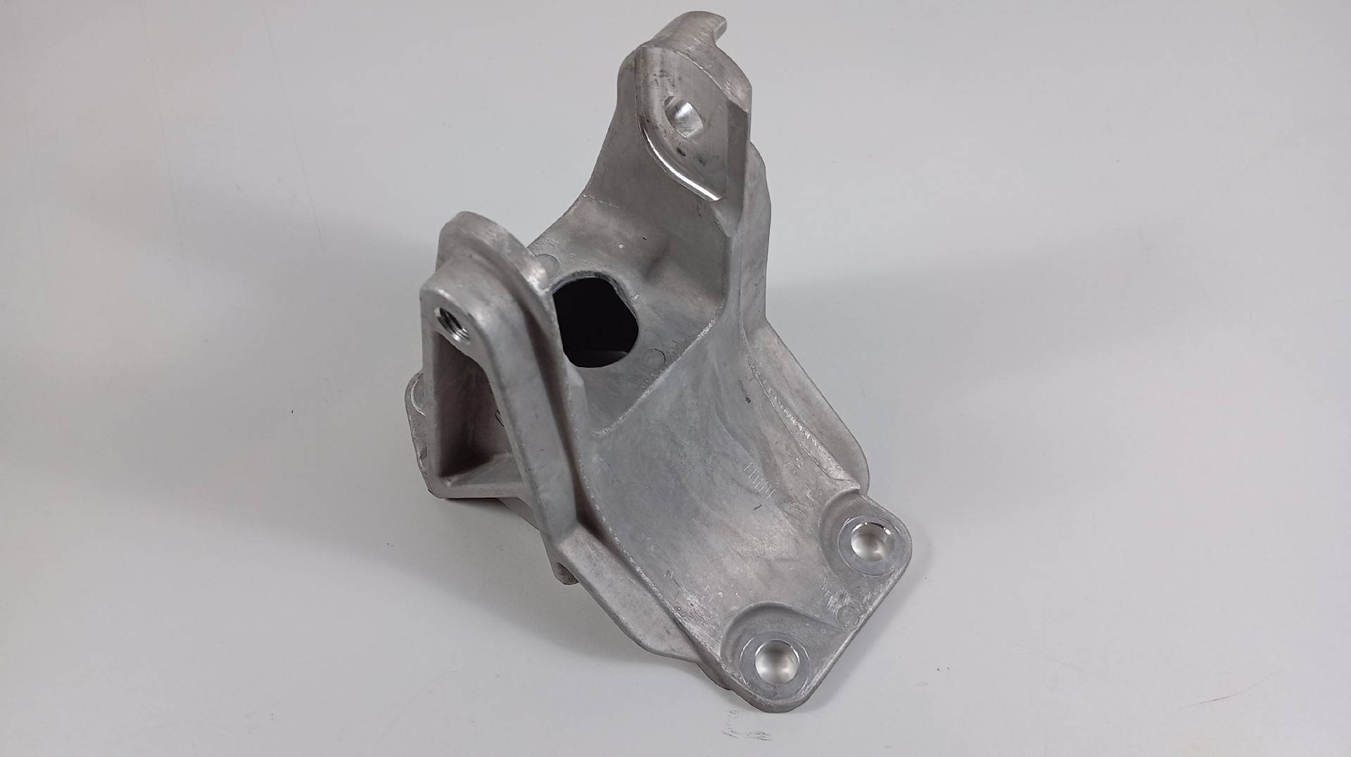 Apoio da Caixa NISSAN LEAF (ZE1_) | 17 -  Imagem-1