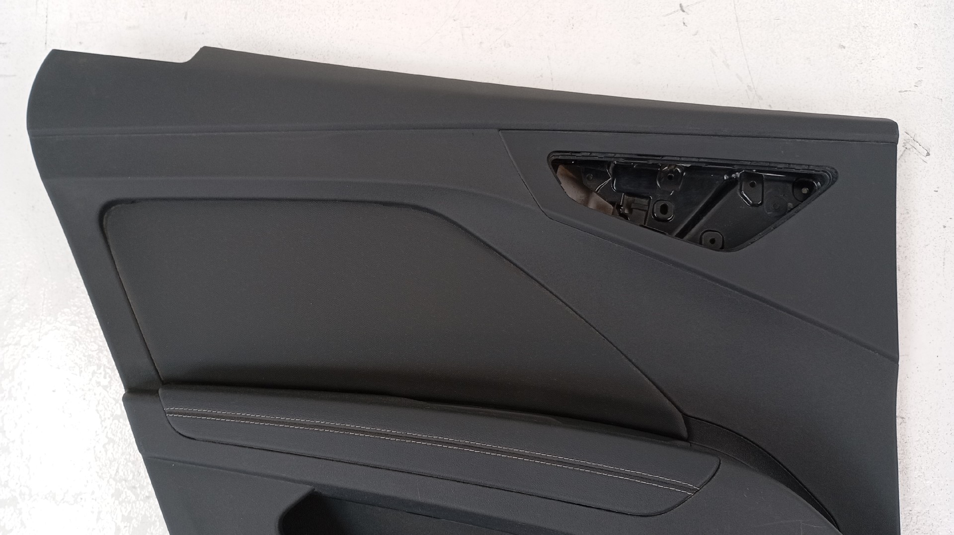 Quartela / Forra Porta Traseira Esquerda AUDI Q4 E-TRON (F4B) Imagem-1