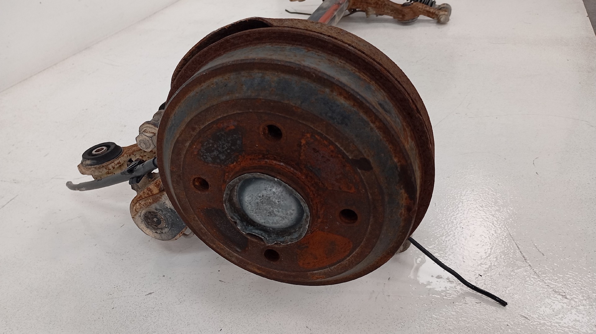 Eixo Traseiro PEUGEOT 106 Imagem-2