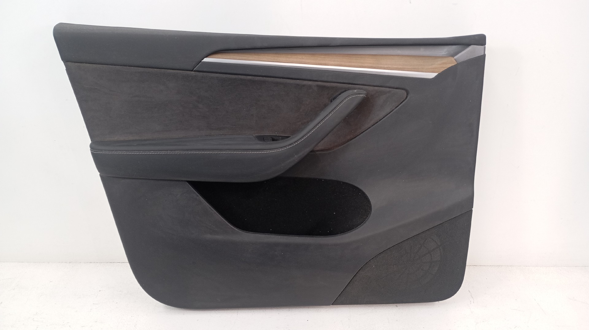 Quartela / Forra Porta Frente Esquerda TESLA MODEL Y (5YJY)