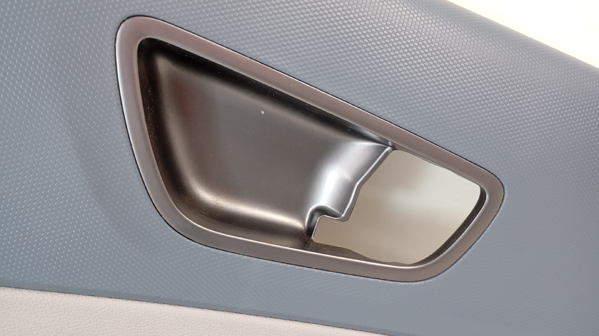 Quartela / Forra Porta Traseira Direita HYUNDAI KONA (OS) | 17 -  Imagem-1