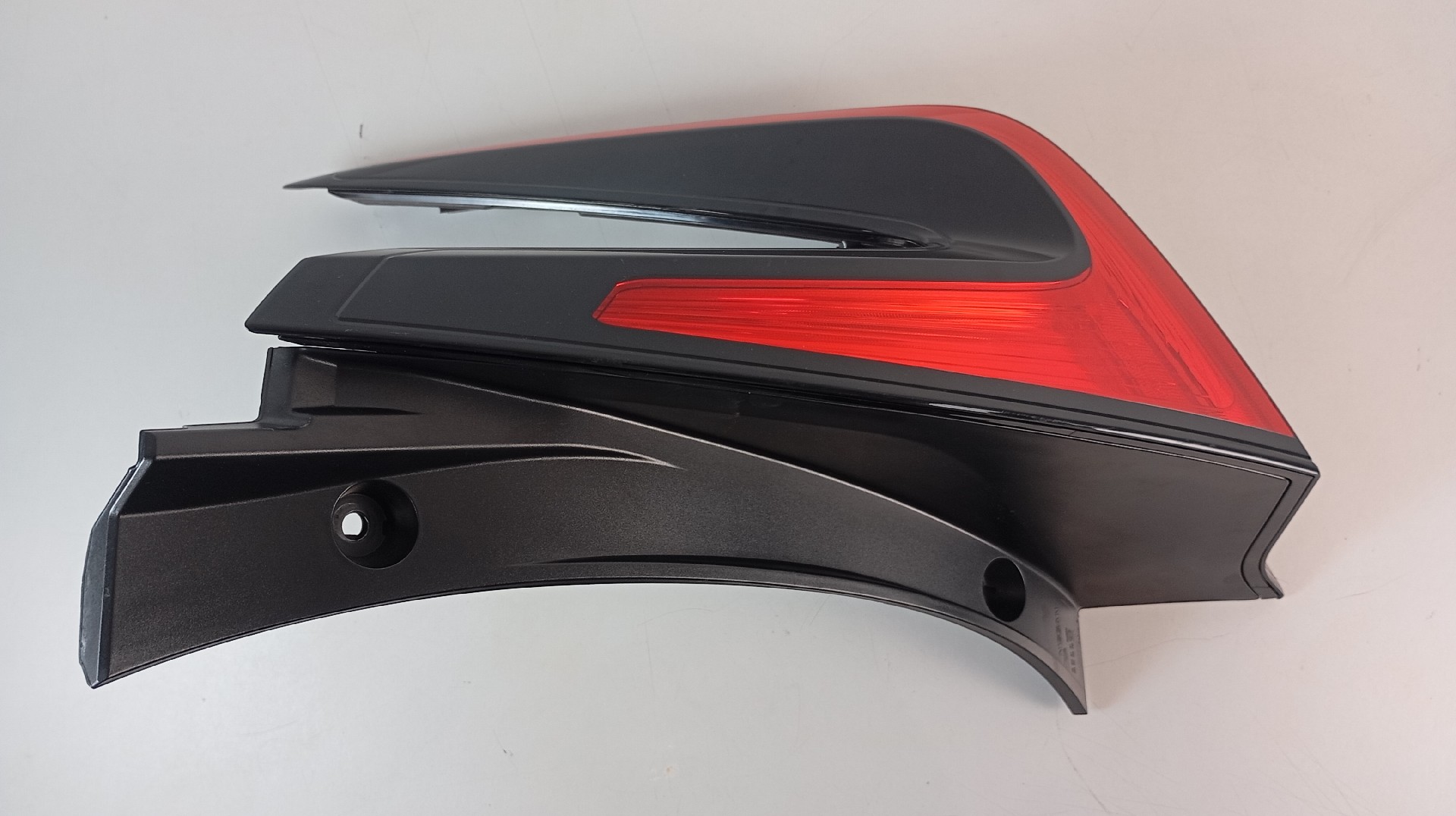 Farolim Stop Direito NISSAN LEAF (ZE1_) | 17 -  Imagem-1