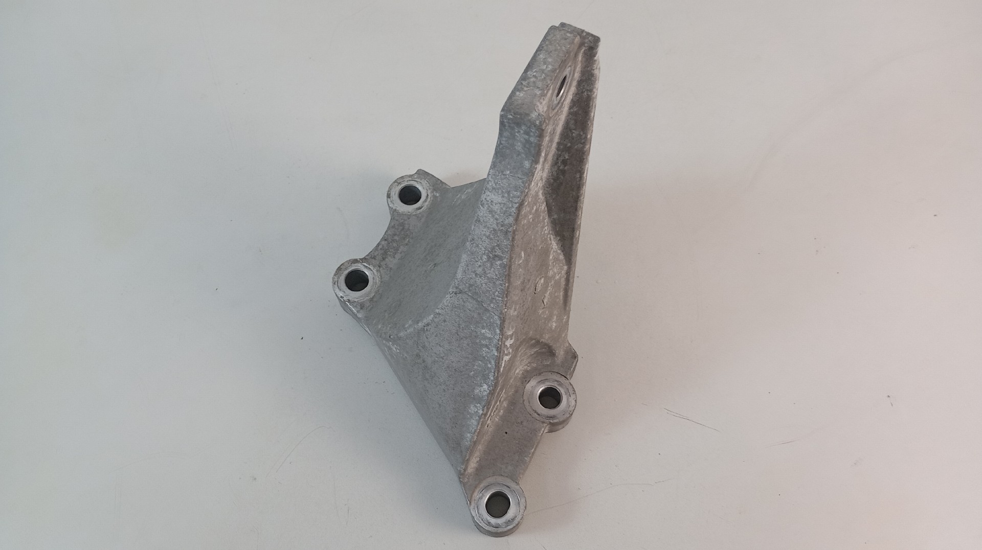 Motor Support NISSAN LEAF (ZE0) | 10 - 